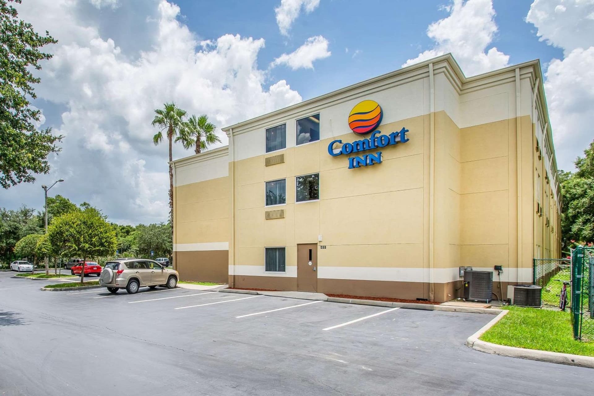 Comfort Inn & Suites DeLand - near University gallery photo in DeLand, FL — image 30