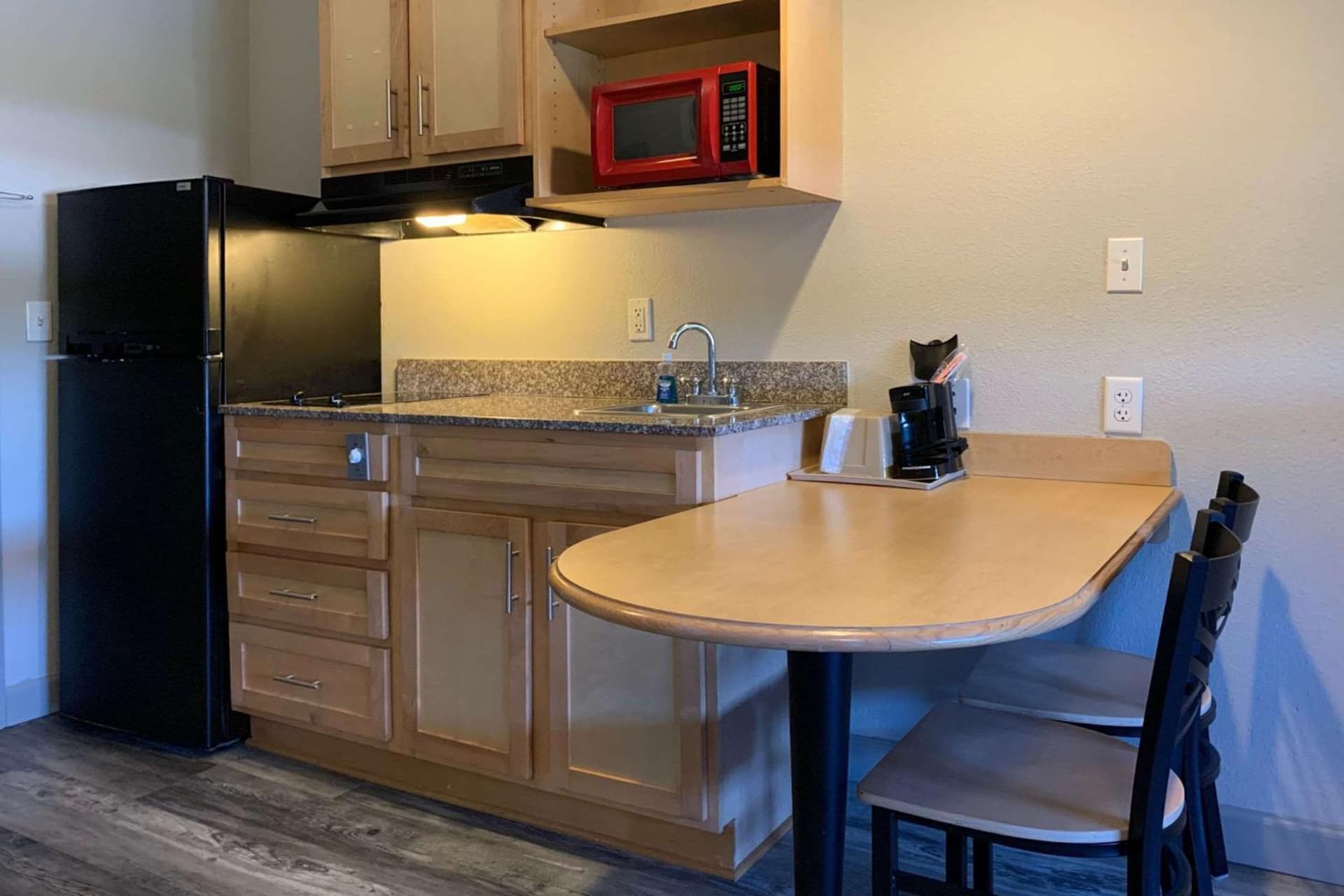 Suburban Studios near Panama City Beach property views in Panama City, FL — gallery photo 3