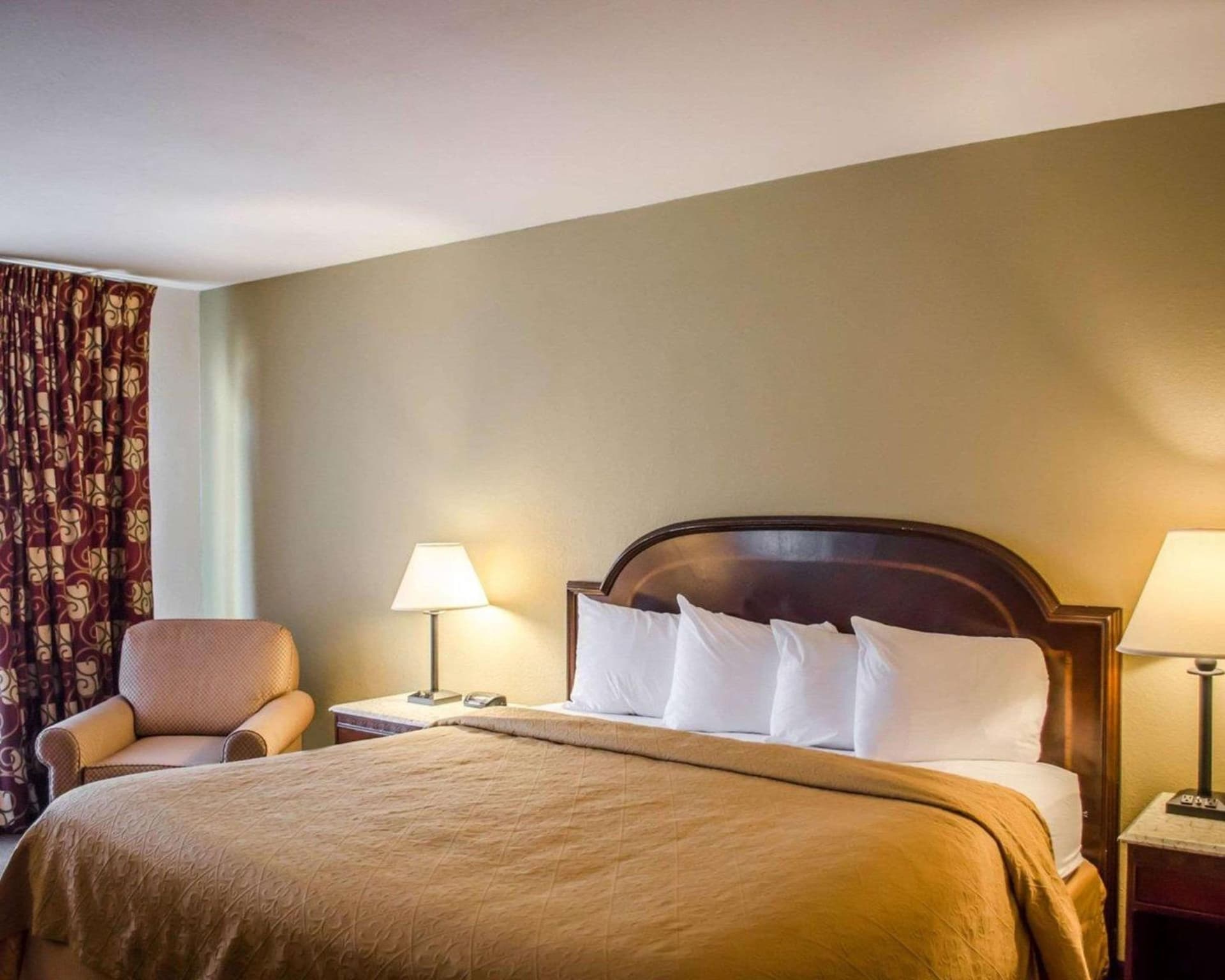 Quality Inn & Suites Pensacola Bayview gallery photo in Pensacola, FL — image 13