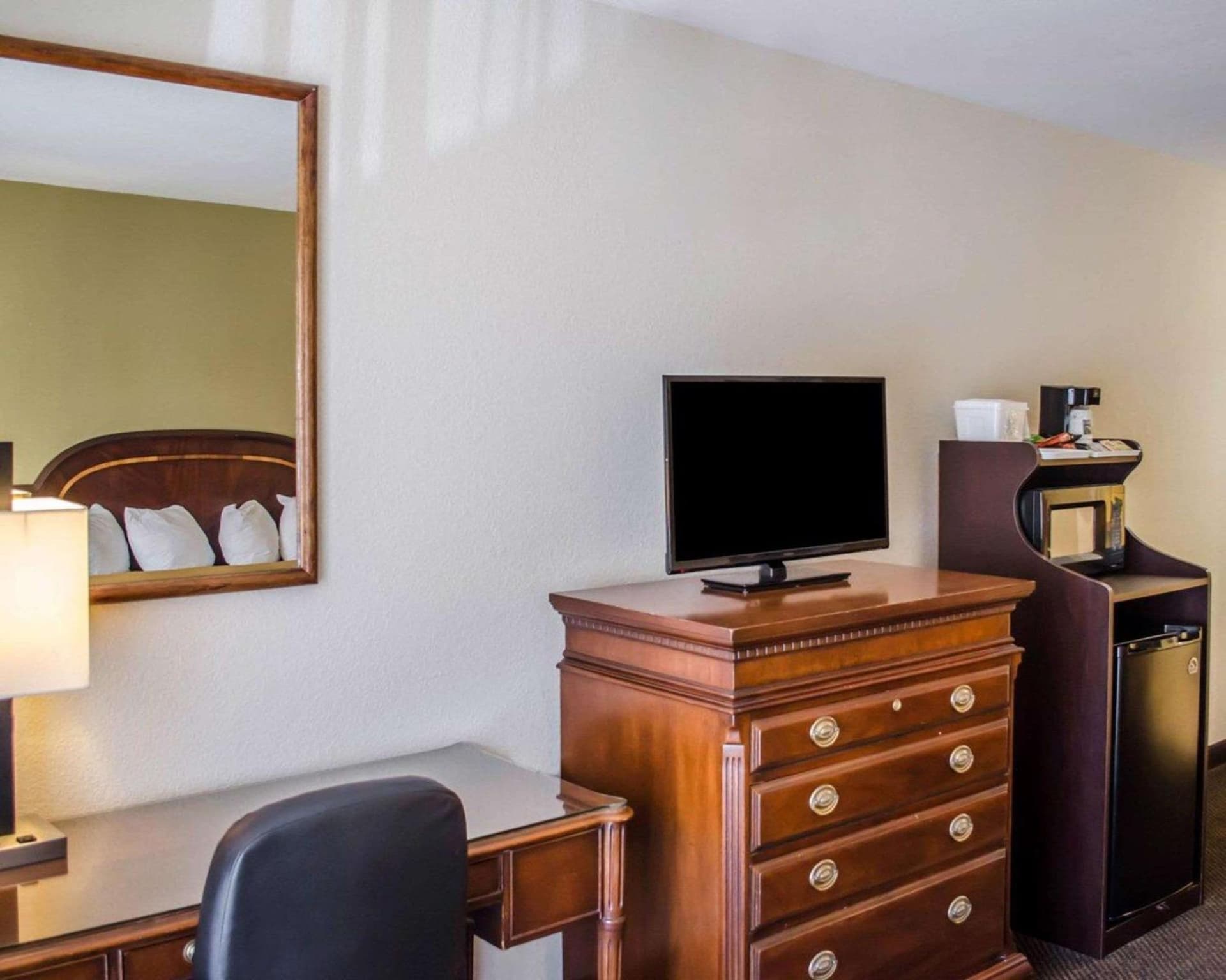 Quality Inn & Suites Pensacola Bayview gallery photo in Pensacola, FL — image 28