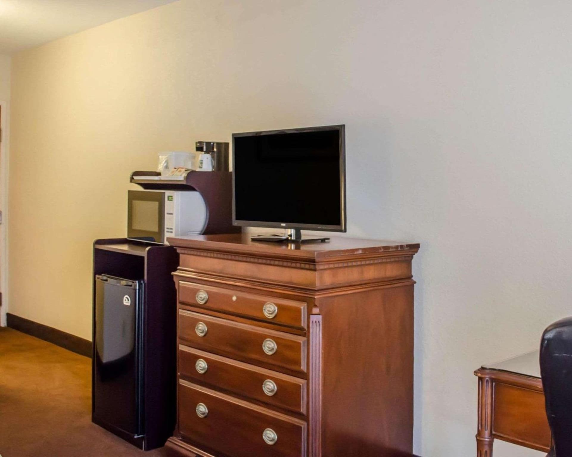 Quality Inn & Suites Pensacola Bayview gallery photo in Pensacola, FL — image 12
