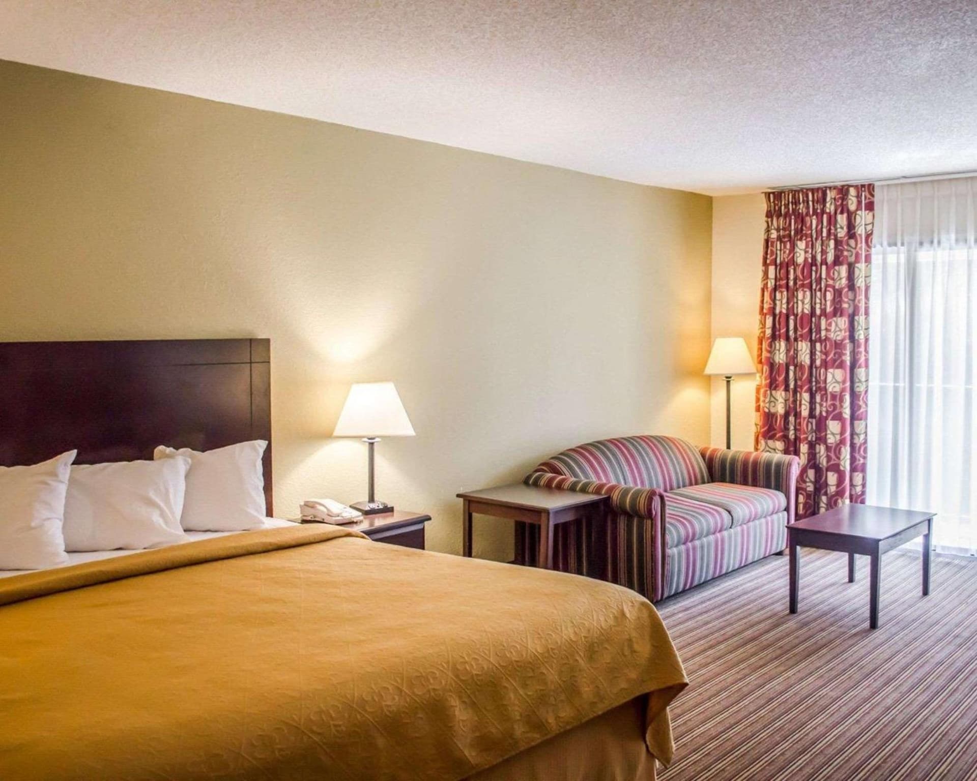 Quality Inn & Suites Pensacola Bayview gallery photo in Pensacola, FL — image 14