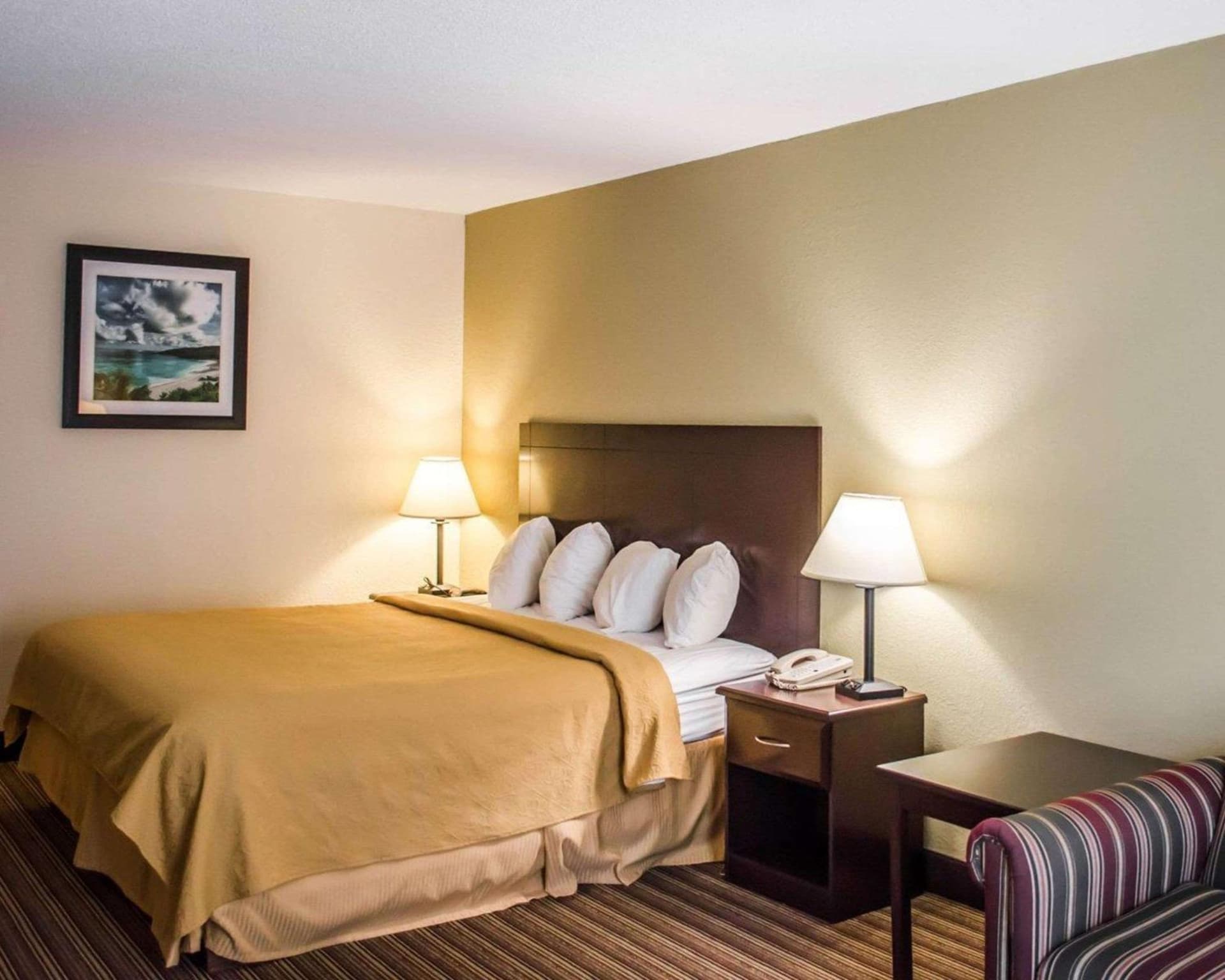 Quality Inn & Suites Pensacola Bayview gallery photo in Pensacola, FL — image 27