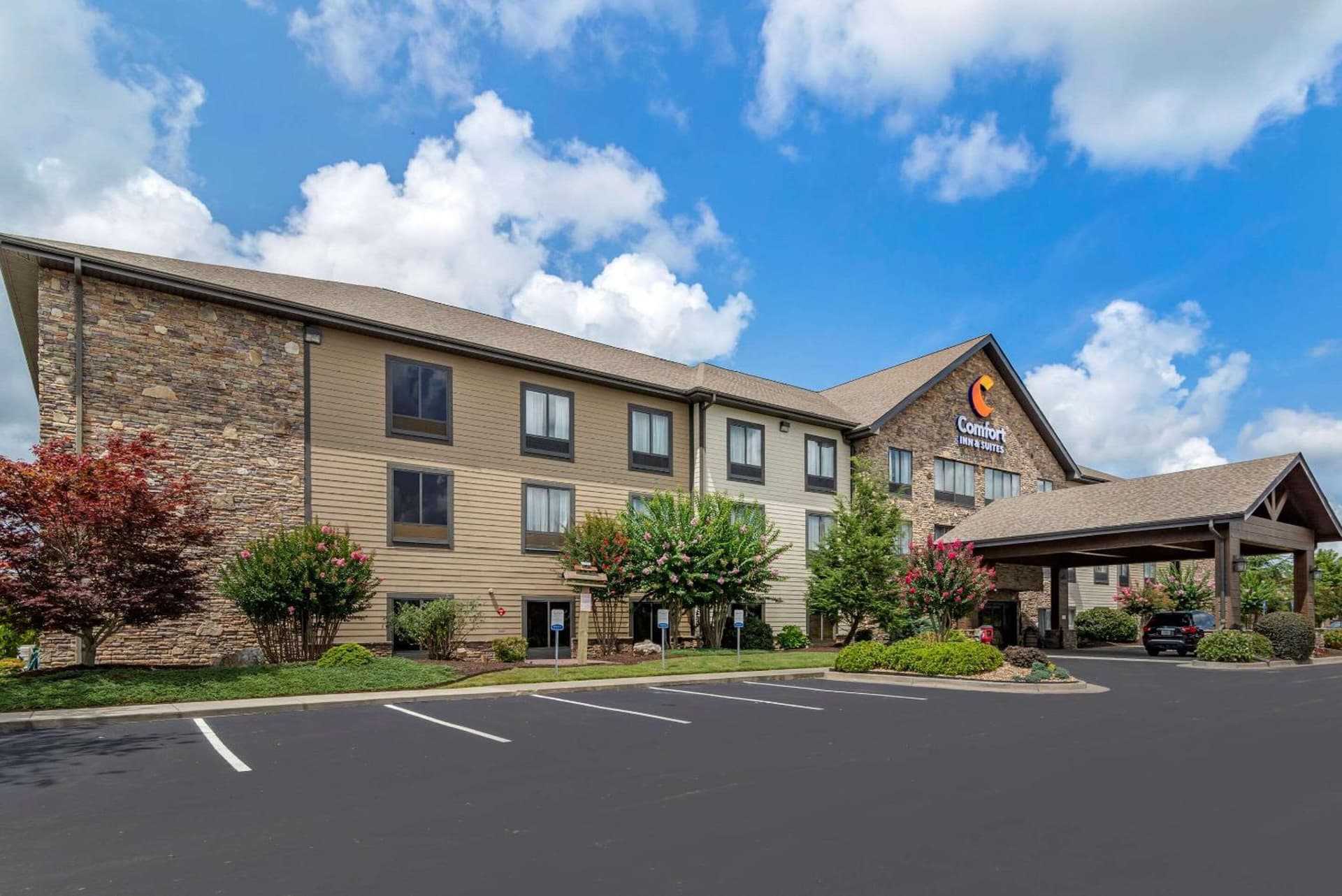 Comfort Inn & Suites Blue Ridge interior in Blue Ridge, GA — gallery photo 2