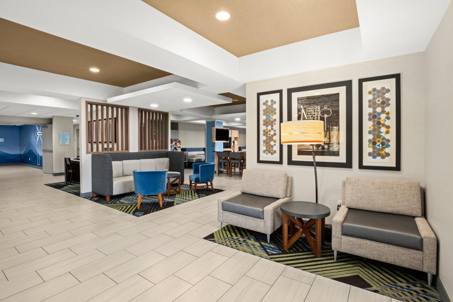 Holiday Inn Express and Suites Sumner by IHG property views in Sumner, WA — gallery photo 3