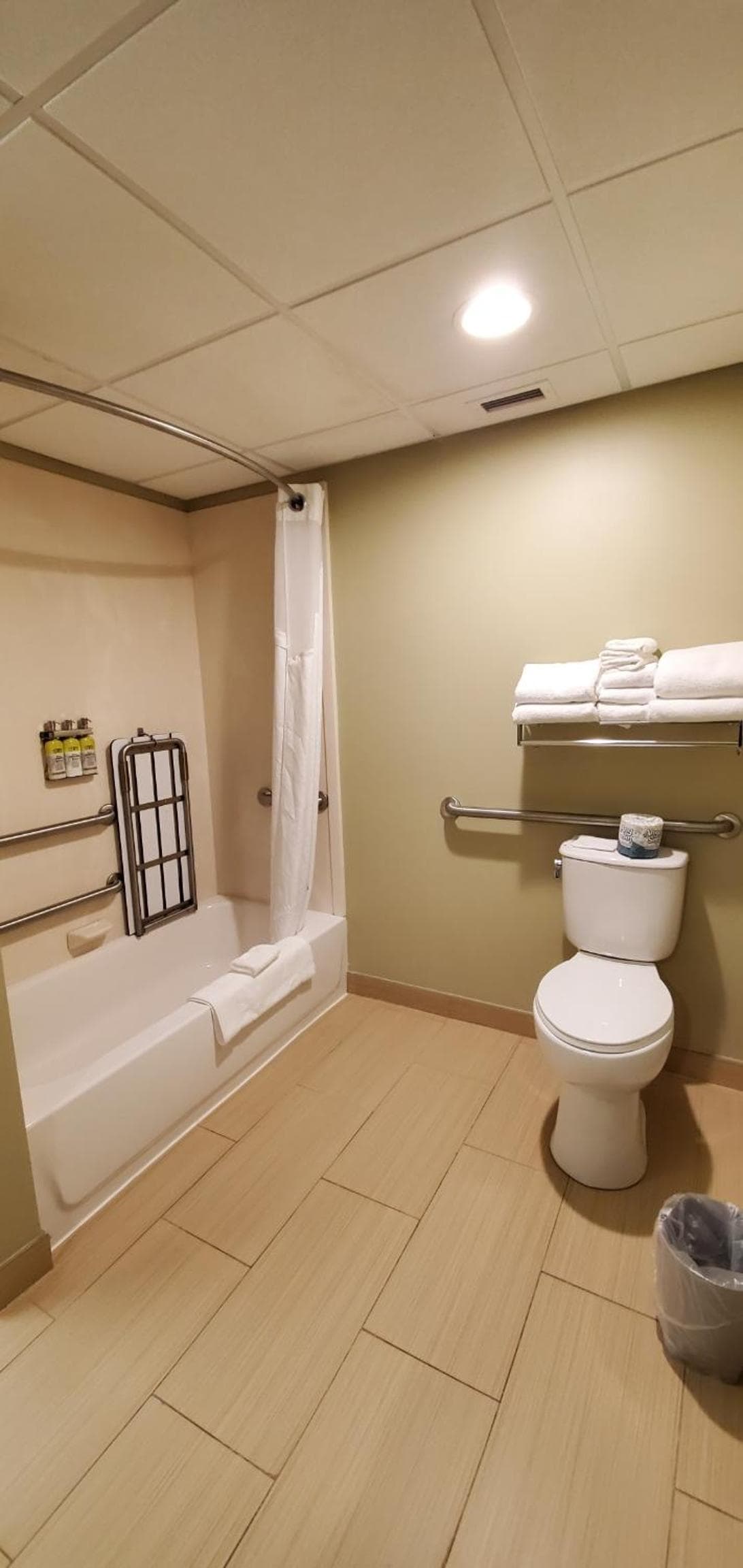 Holiday Inn Express Pittsburgh West - Greentree by IHG gallery photo in Pittsburgh, PA — image 17