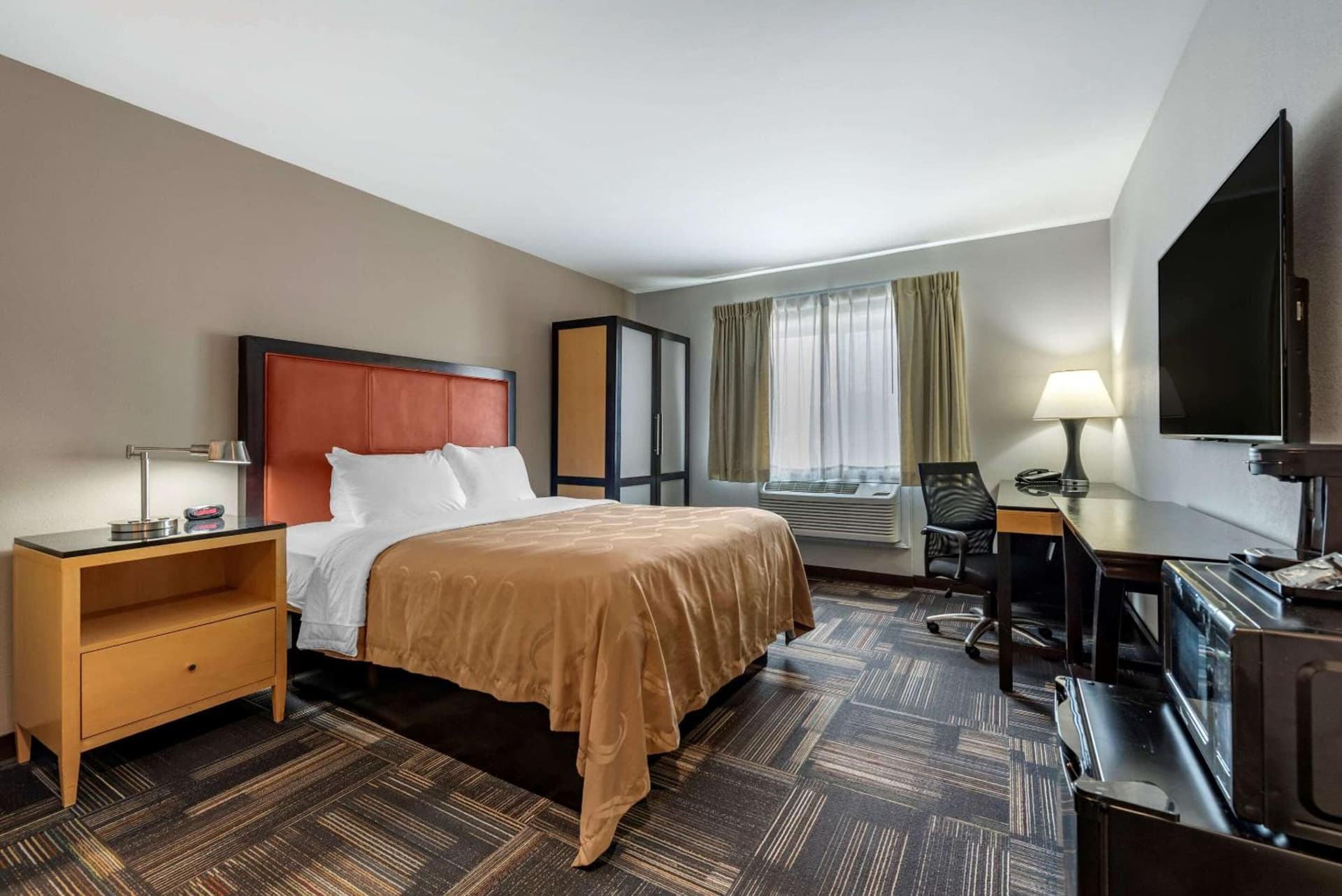 Quality Inn & Suites Evansville Downtown gallery photo in Evansville, IN — image 13