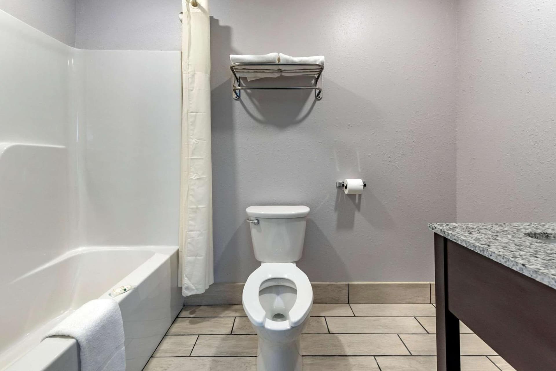 Quality Inn & Suites Evansville Downtown gallery photo in Evansville, IN — image 6