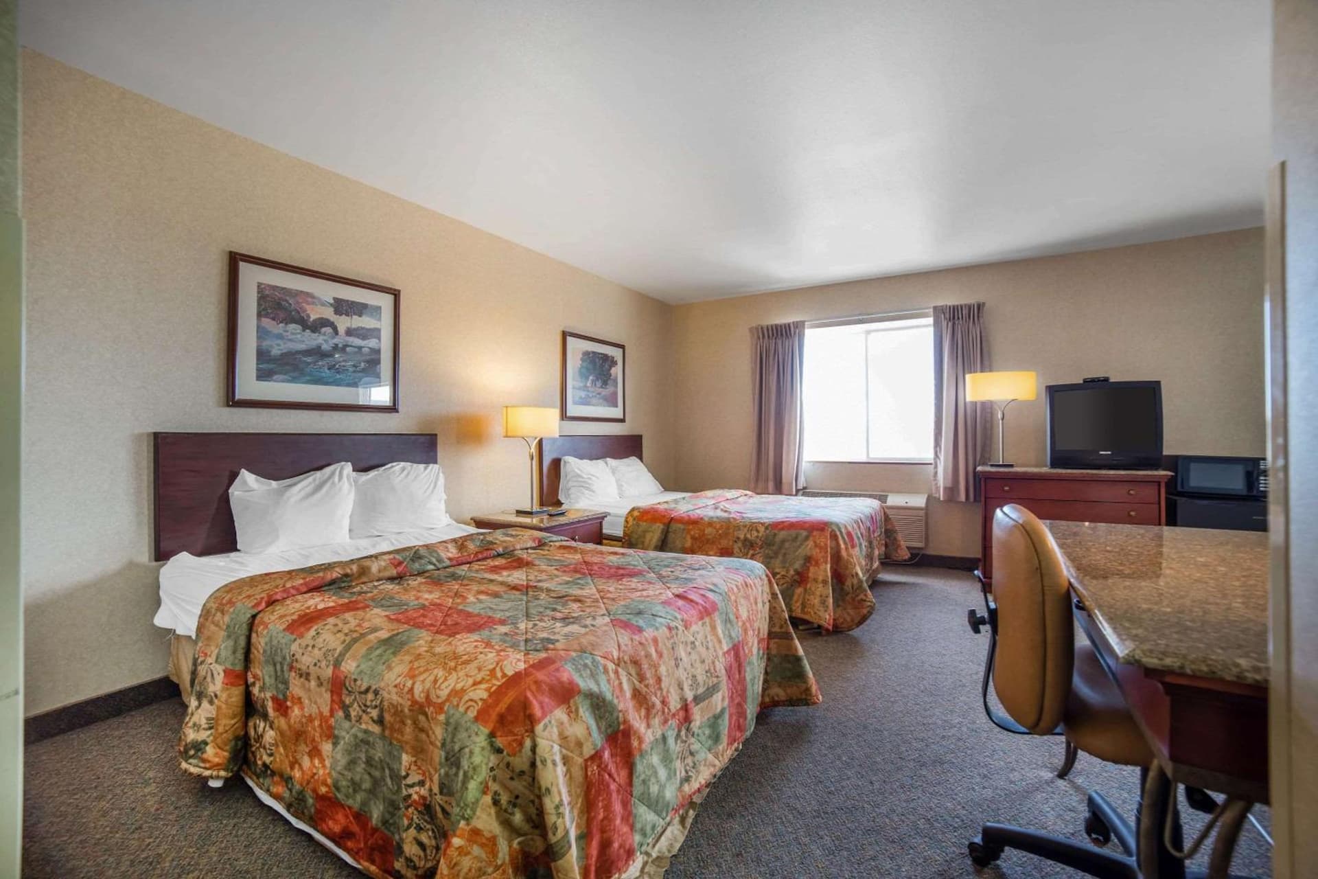 Rodeway Inn & Suites Nampa interior in Nampa, ID — gallery photo 2