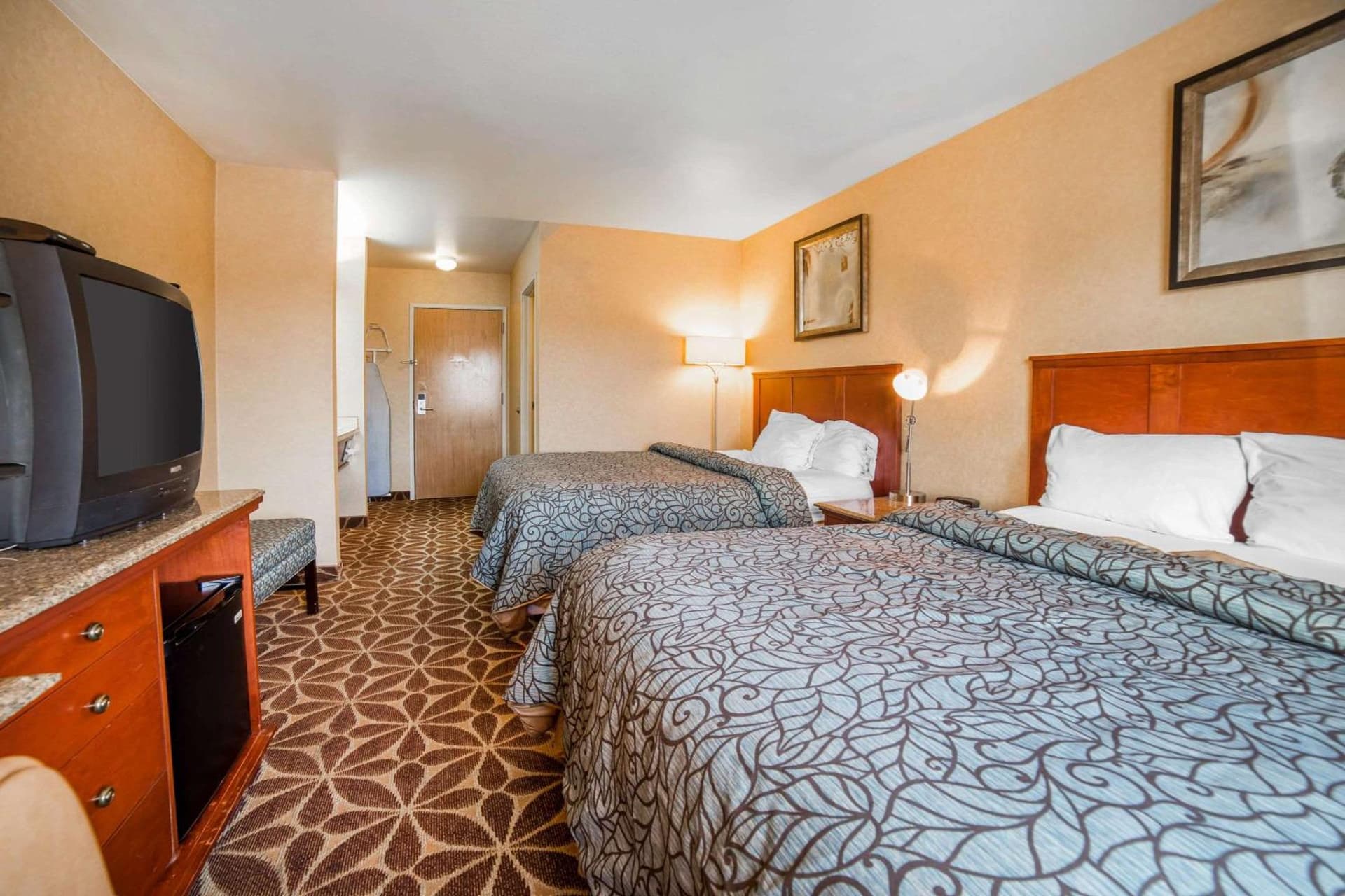 Rodeway Inn & Suites Nampa property views in Nampa, ID — gallery photo 3