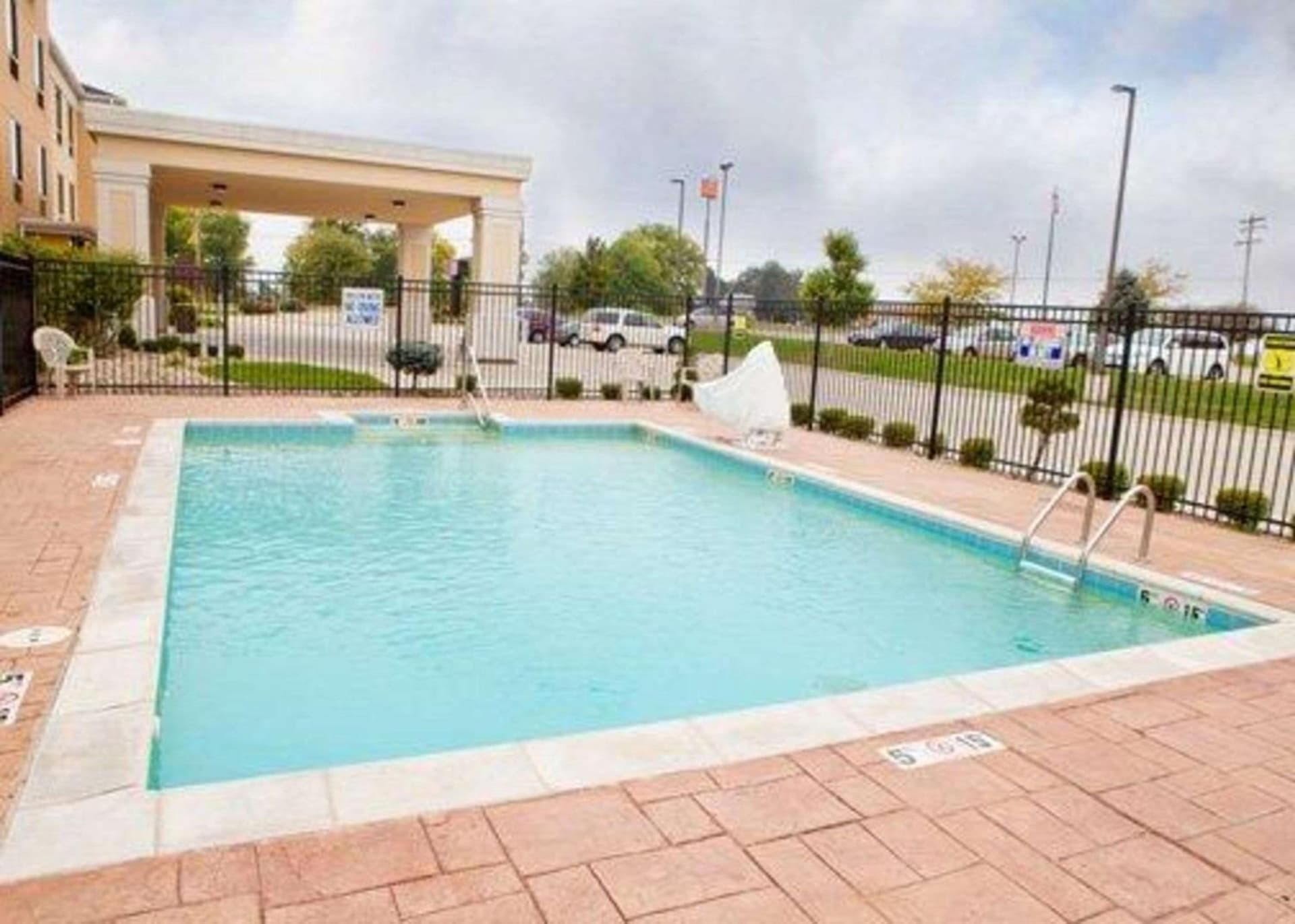Comfort Suites Bloomington I-55 and I-74 gallery photo in Bloomington, IL — image 28
