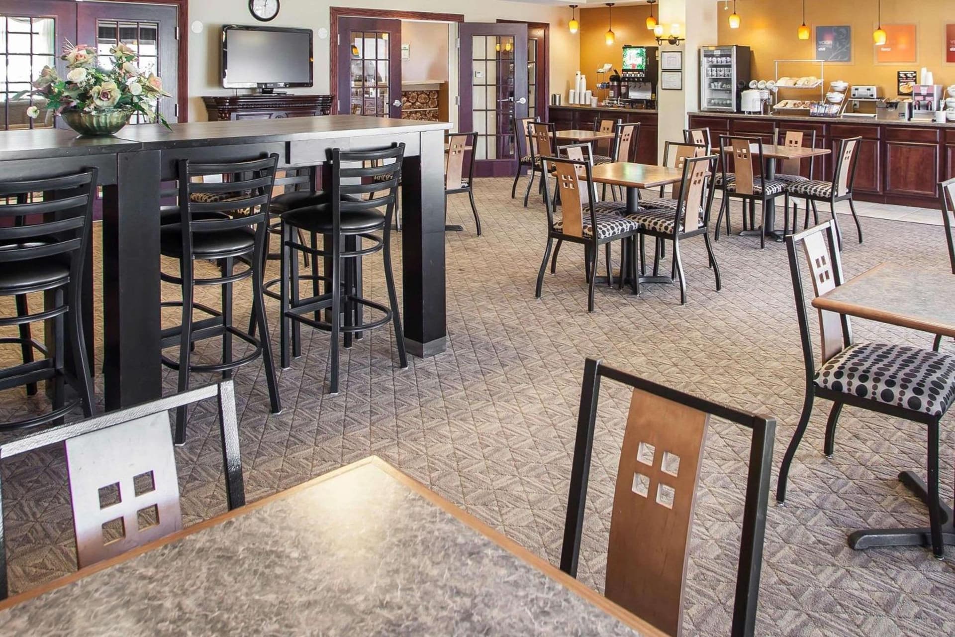 Comfort Suites Bloomington I-55 and I-74 gallery photo in Bloomington, IL — image 16