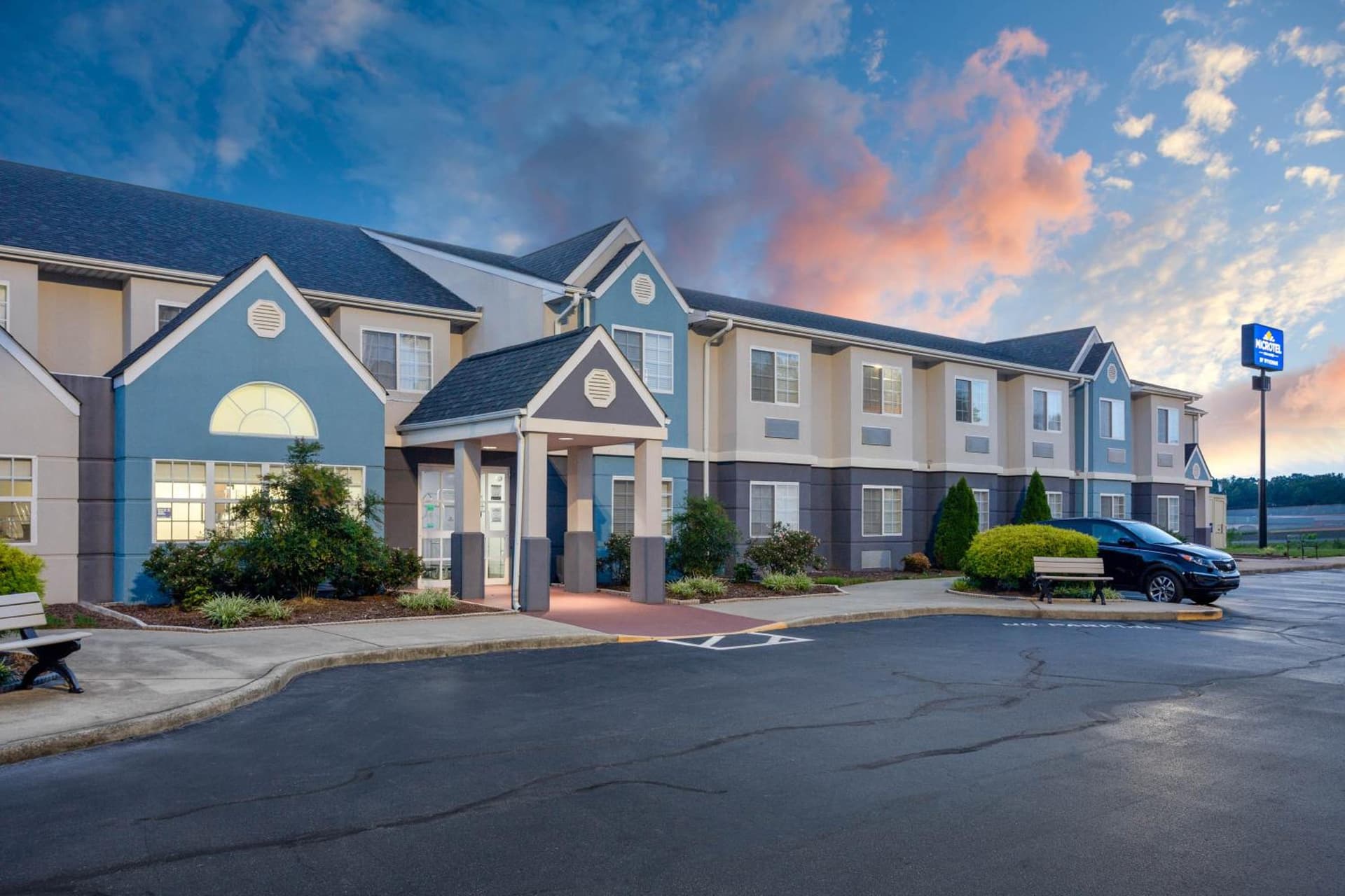 Microtel Inn & Suites by Wyndham Burlington gallery photo in Burlington, NC — image 13