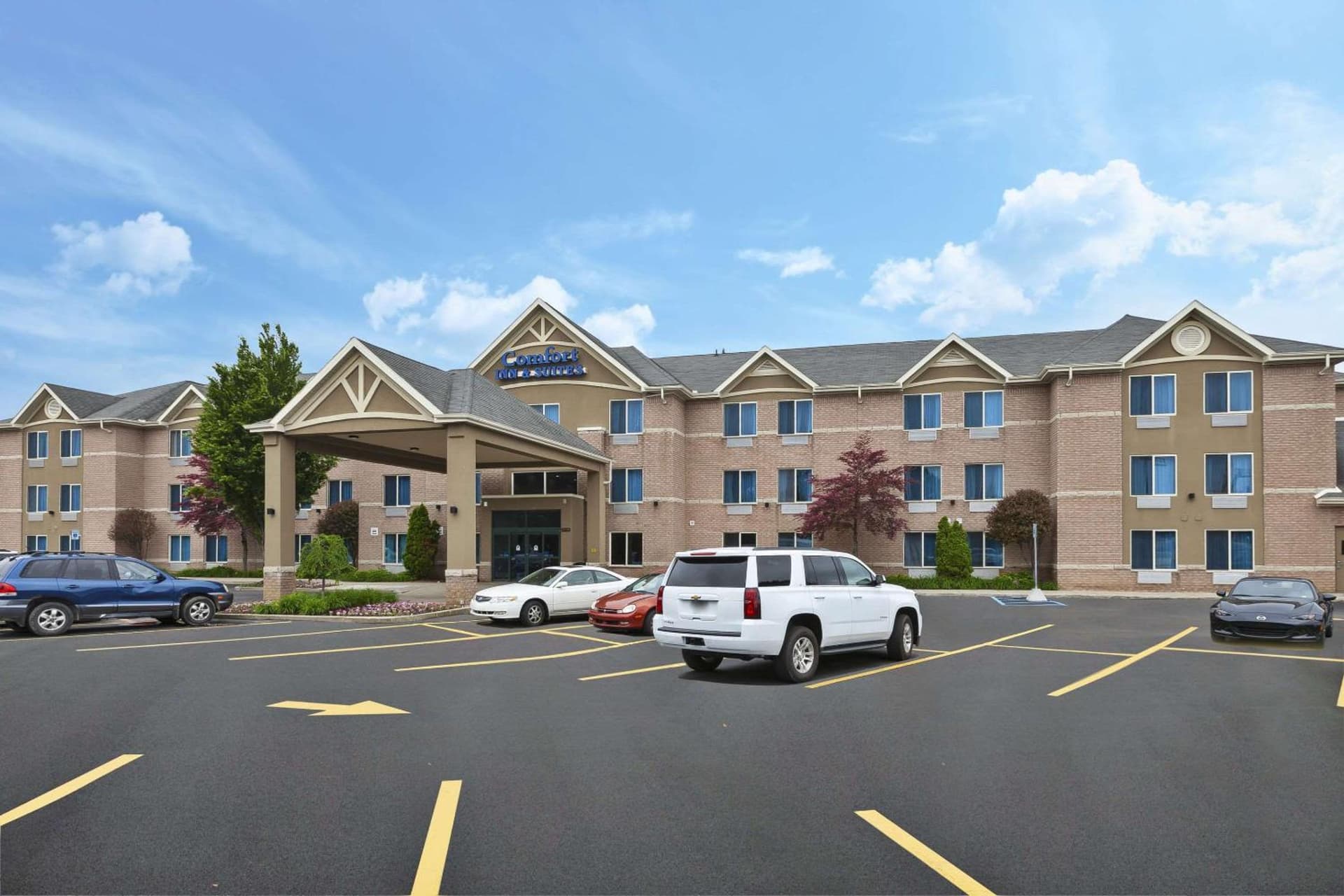 Comfort Inn & Suites Taylor - Detroit interior in Taylor, MI — gallery photo 2