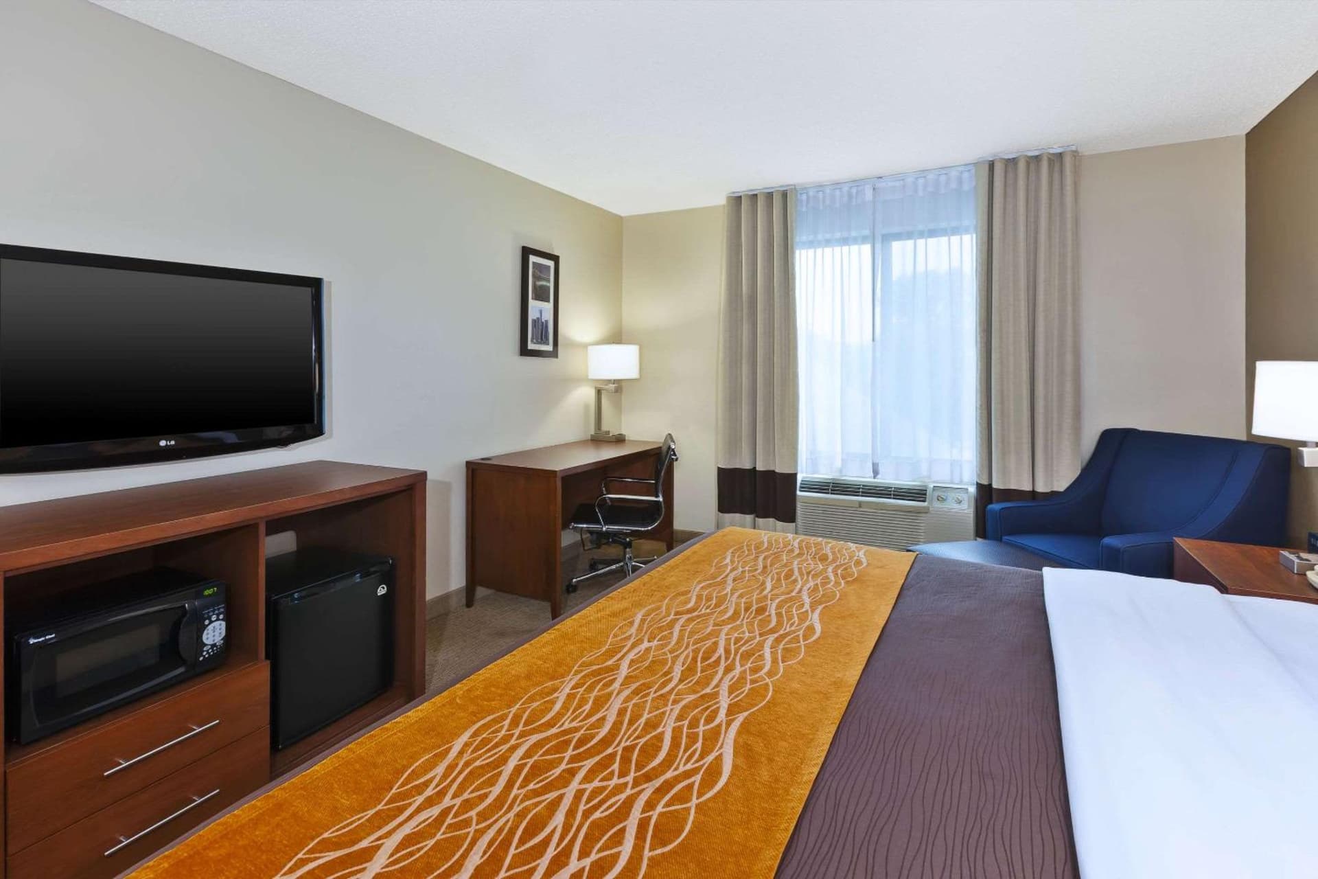 Comfort Inn & Suites Taylor - Detroit gallery photo in Taylor, MI — image 23