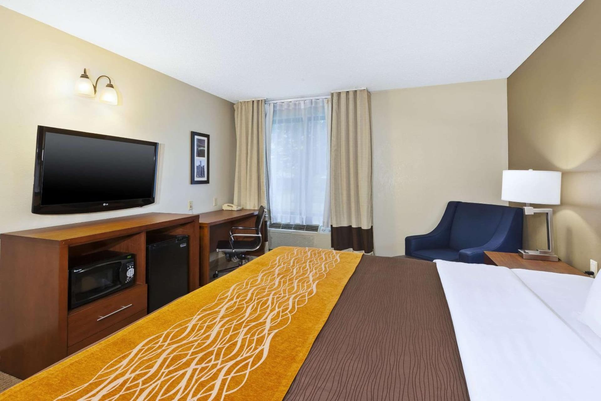 Comfort Inn & Suites Taylor - Detroit gallery photo in Taylor, MI — image 18