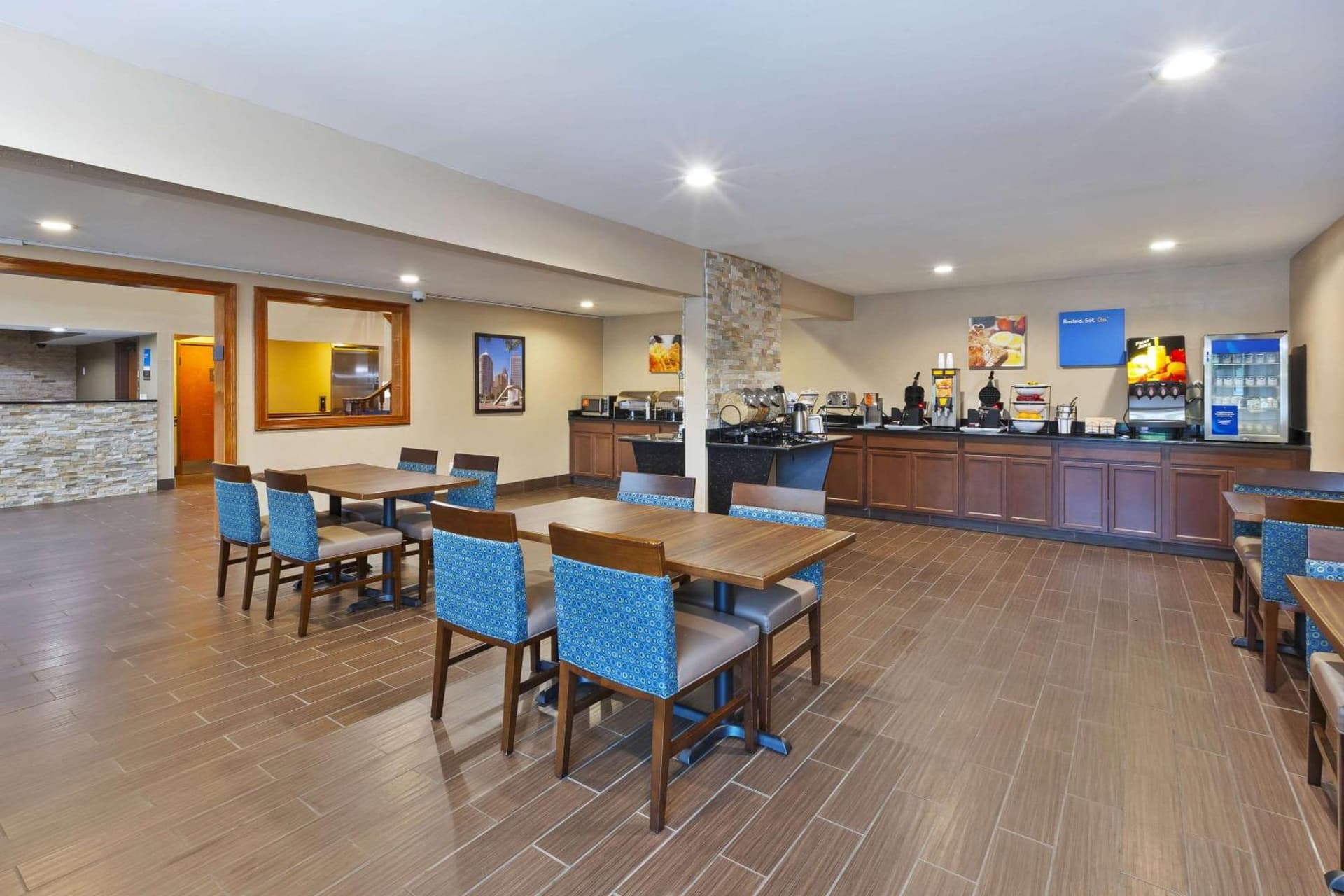Comfort Inn & Suites Taylor - Detroit gallery photo in Taylor, MI — image 4