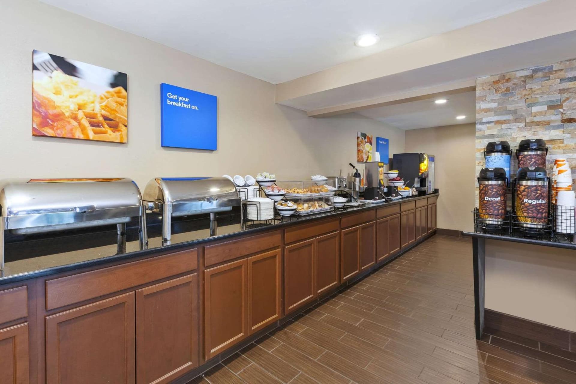 Comfort Inn & Suites Taylor - Detroit gallery photo in Taylor, MI — image 8