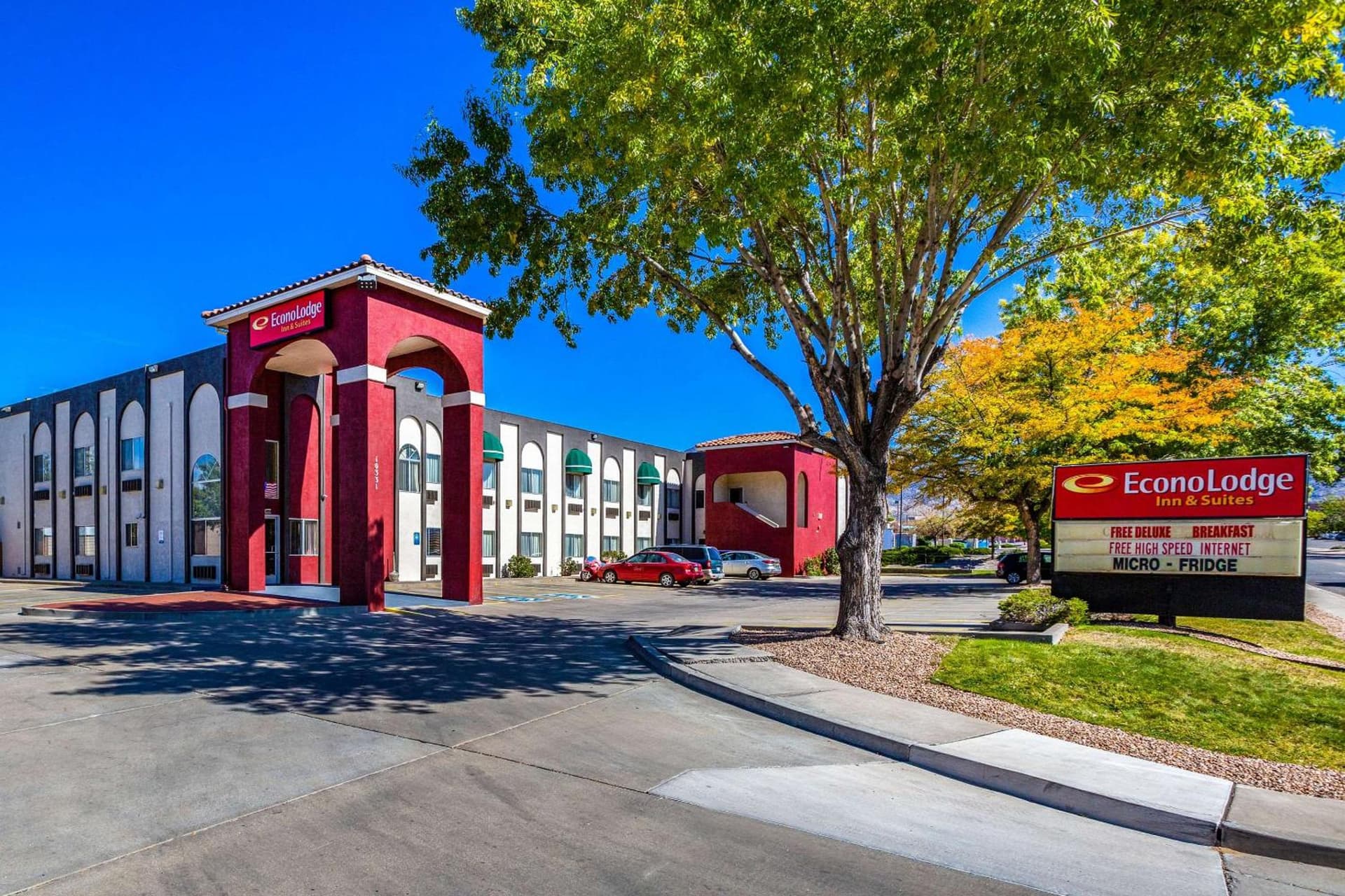 Econo Lodge Inn & Suites Albuquerque East I-40 Eubank Exit interior in Albuquerque, NM — gallery photo 2