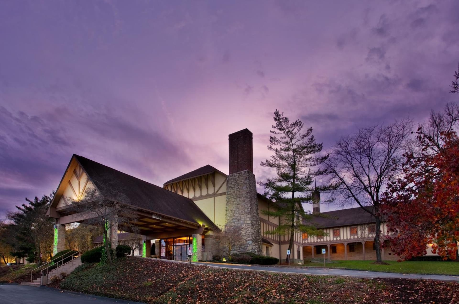 Holiday Inn At Six Flags Saint Louis by IHG featured exterior or lobby in Eureka, MO — similar hotel
