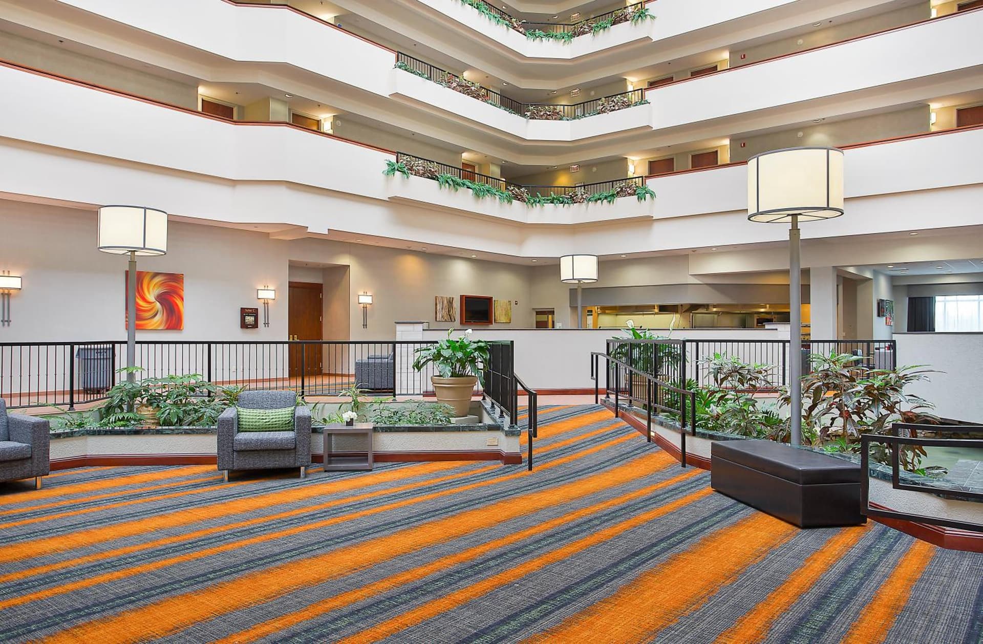 Holiday Inn University Plaza-Bowling Green by IHG interior in Bowling Green, KY — gallery photo 2