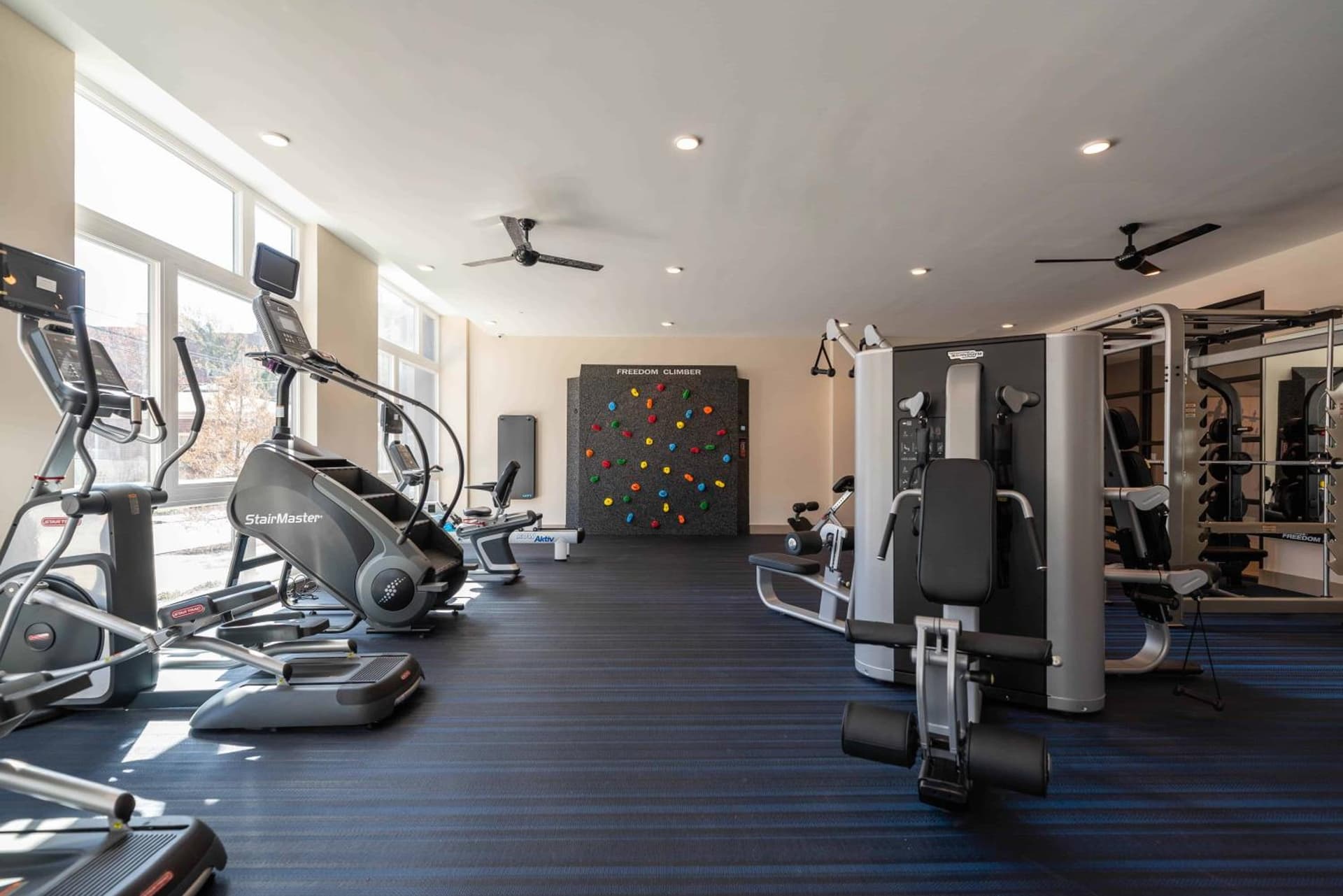 Luxury Furnished Apartments by Hyatus Downtown at Yale gallery photo in New Haven, CT — image 193