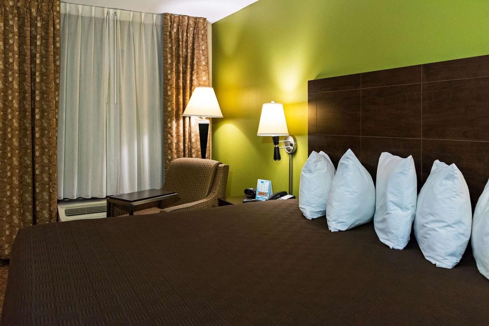 Rodeway Inn & Suites Clarksville near Governors Square Mall interior in Clarksville, TN — gallery photo 2