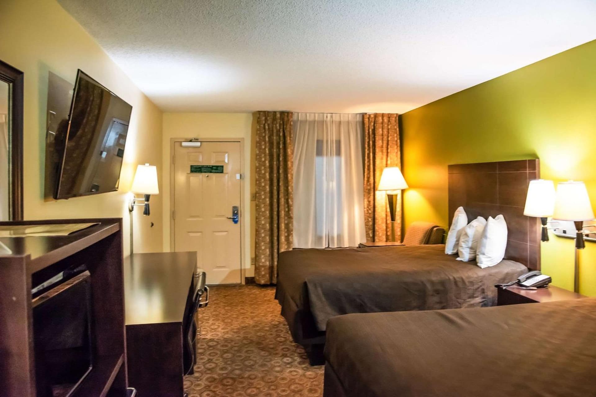 Rodeway Inn & Suites Clarksville near Governors Square Mall gallery photo in Clarksville, TN — image 7