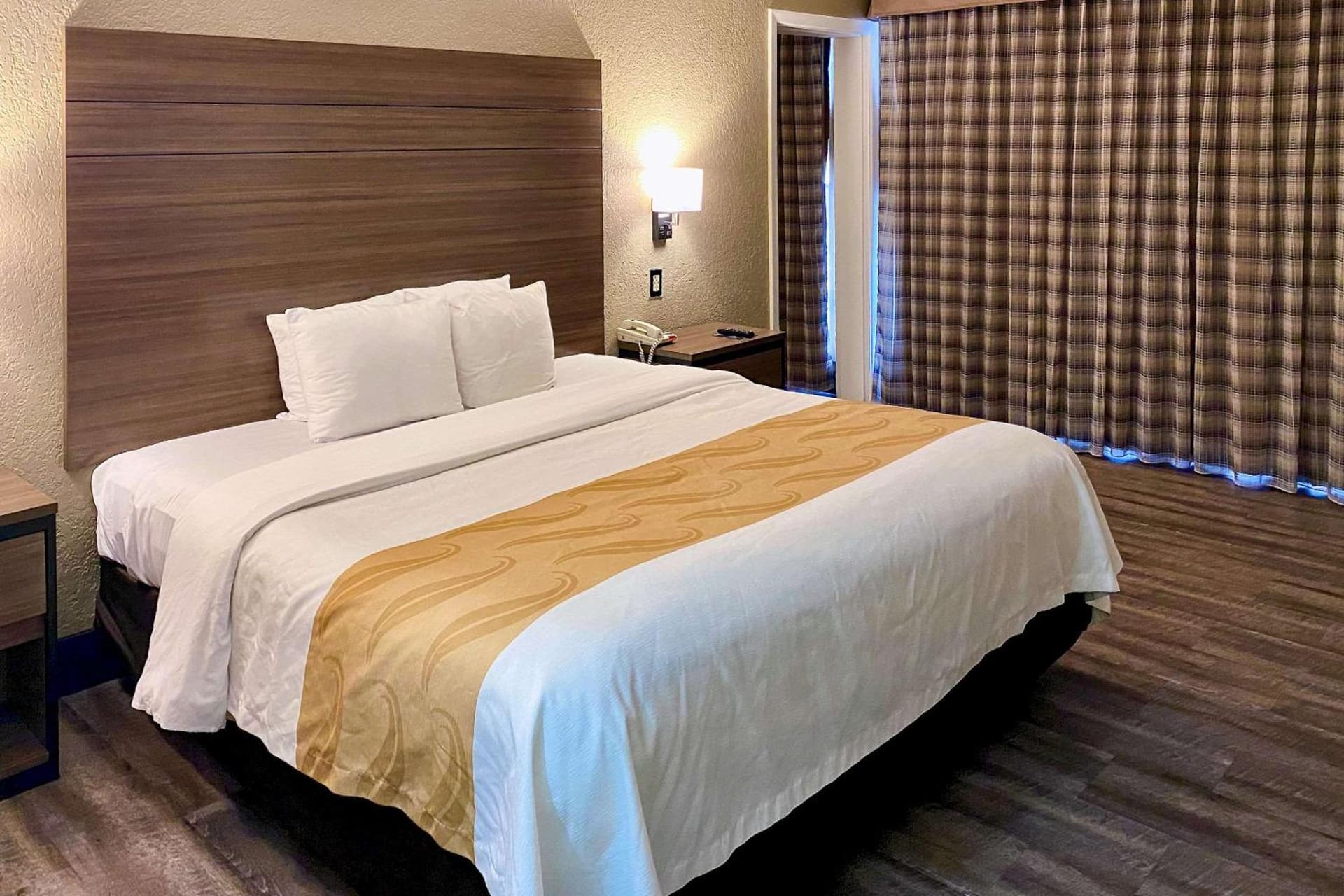 Quality Inn & Suites Airport interior in El Paso, TX — gallery photo 2