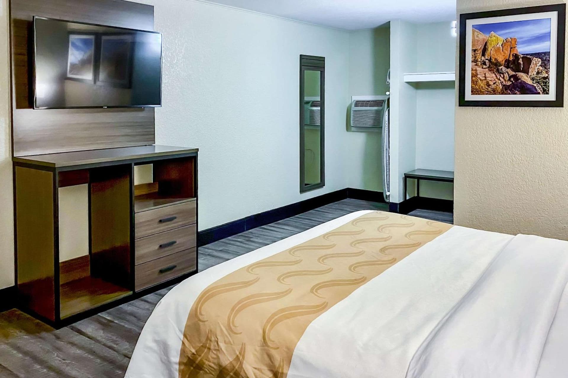 Quality Inn & Suites Airport gallery photo in El Paso, TX — image 13
