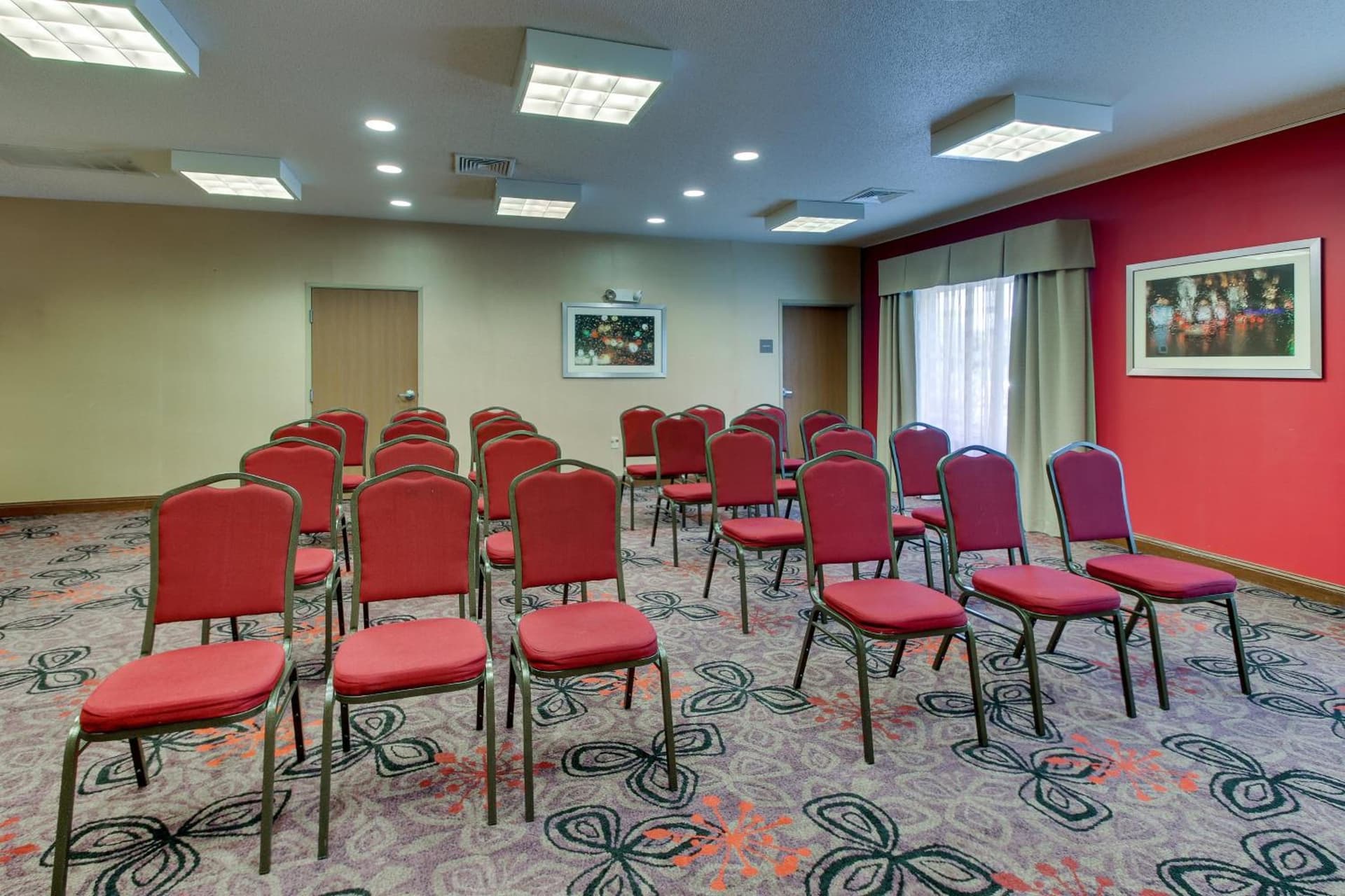 Holiday Inn Express Hotel & Suites Lancaster-Lititz by IHG gallery photo in Lititz, PA — image 57
