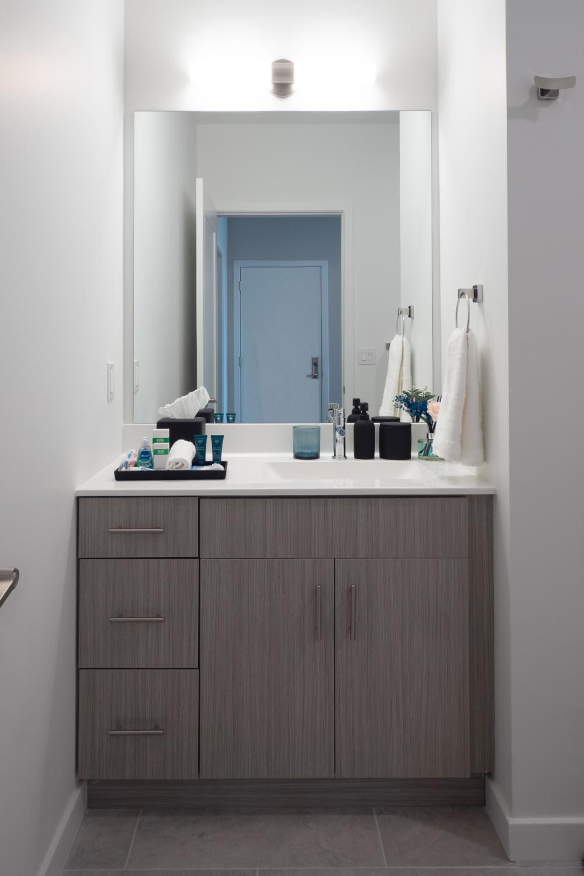 Luxury Furnished Apartments by Hyatus Downtown at Yale gallery photo in New Haven, CT — image 121