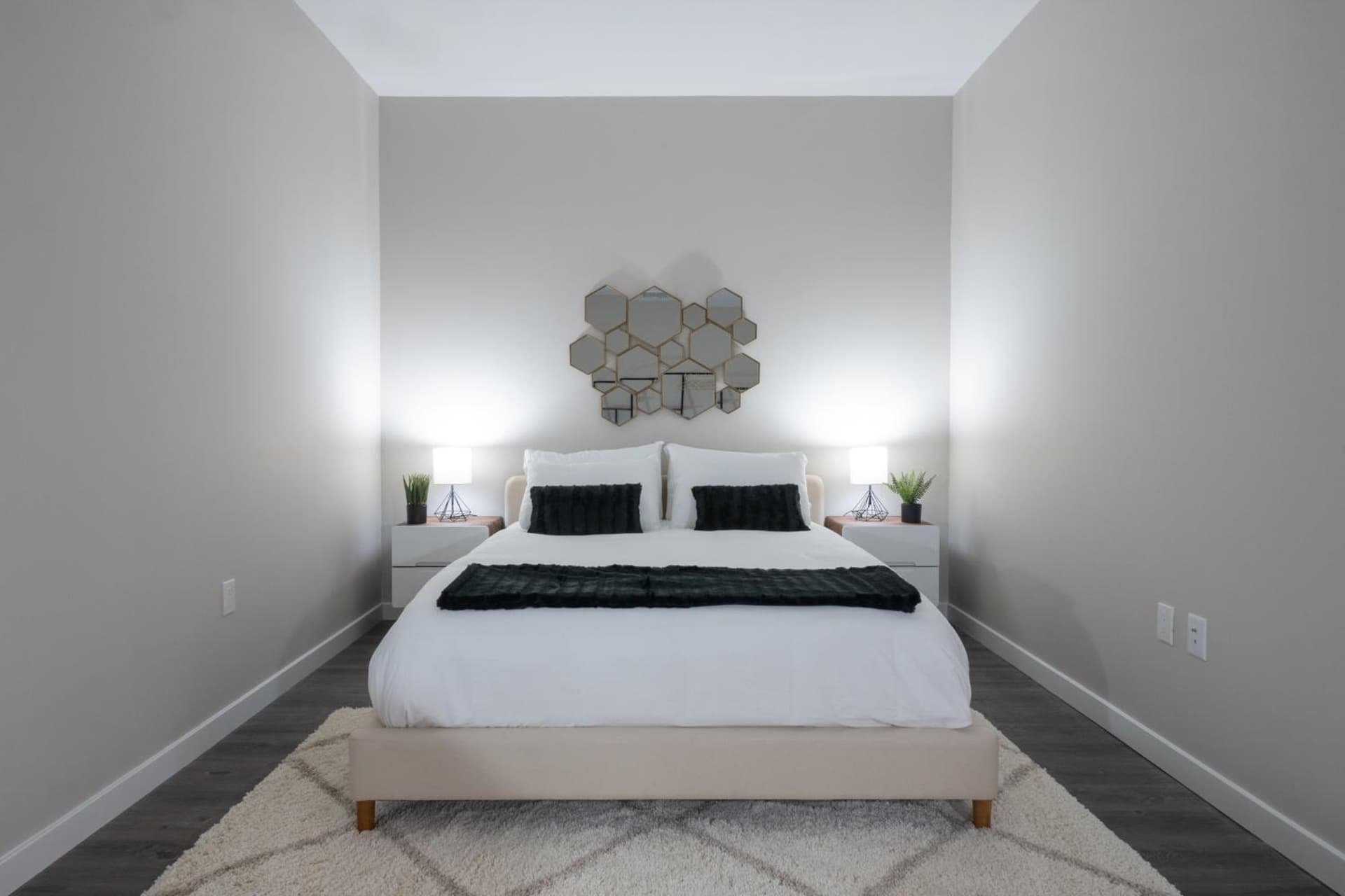 Luxury Furnished Apartments by Hyatus Downtown at Yale gallery photo in New Haven, CT — image 83