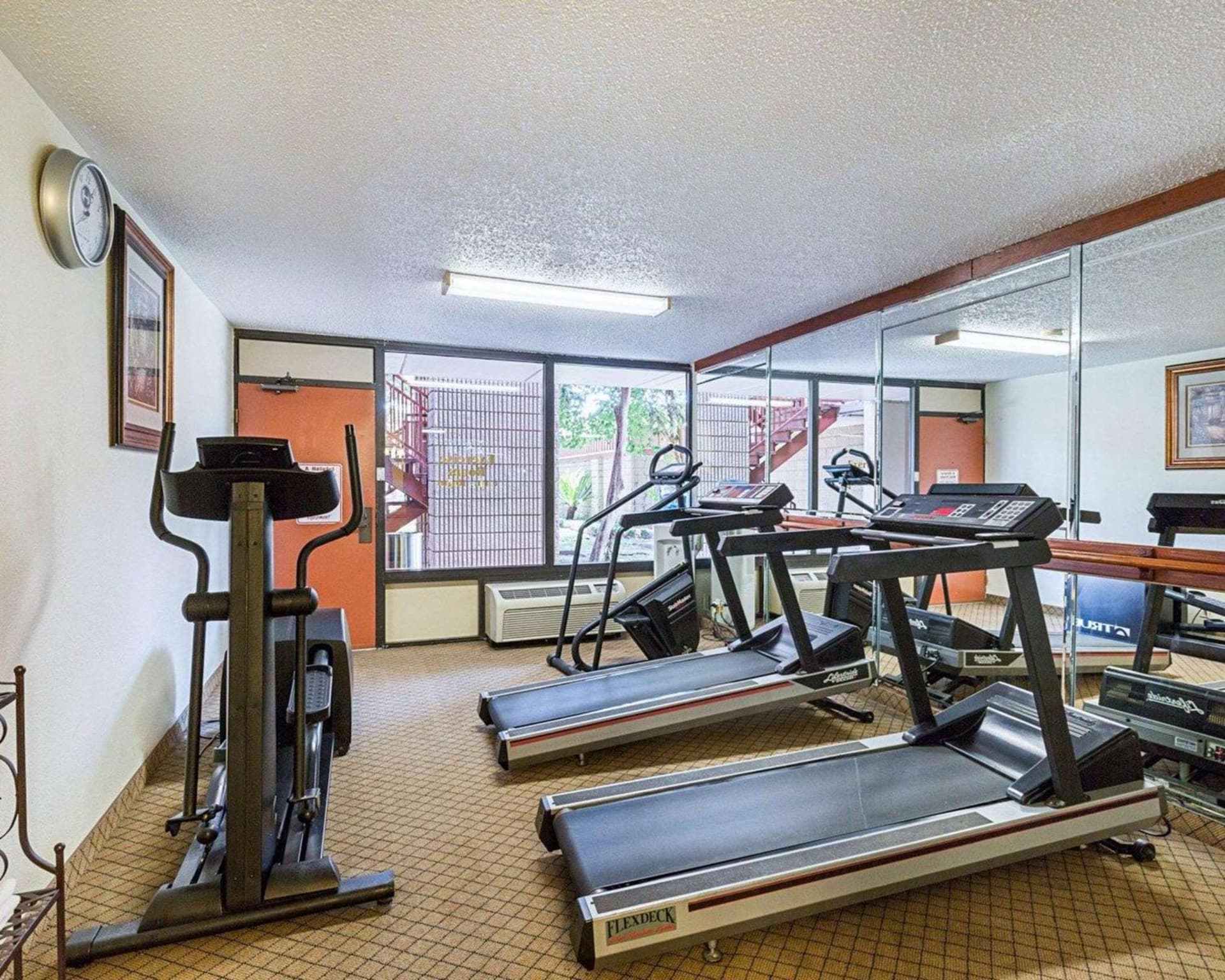 GreenTree Hotel & Extended Stay I-10 FWY Houston, Channelview, Baytown gallery photo in Channelview, TX — image 36