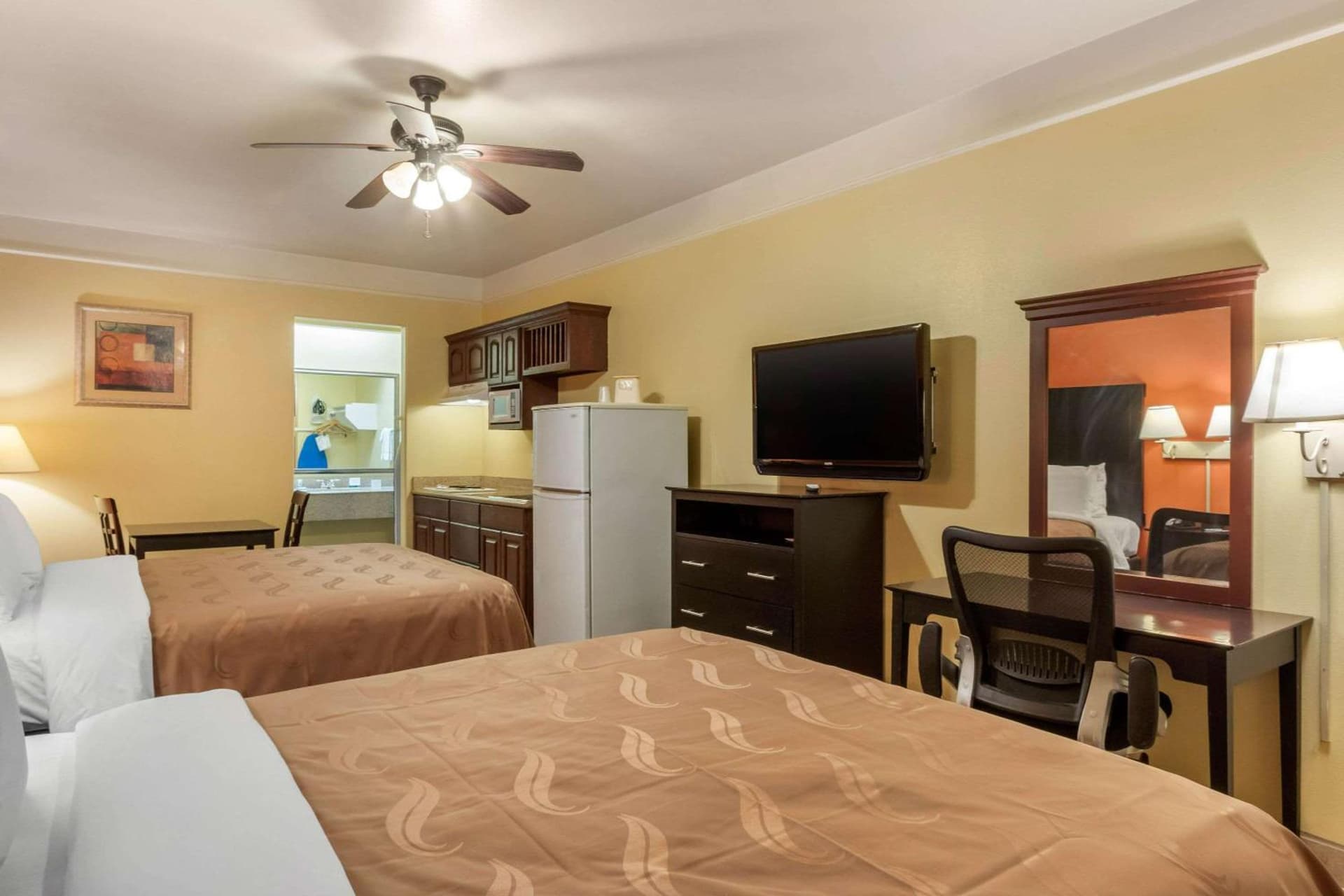Quality Inn & Suites at The Outlets Mercedes-Weslaco gallery photo in Mercedes, TX — image 30