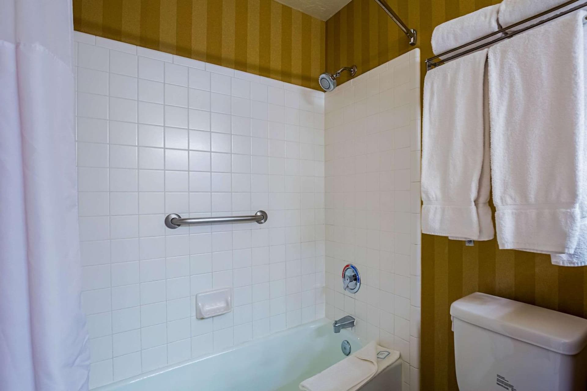Clarion Suites St George - Convention Center Area gallery photo in St. George, UT — image 29