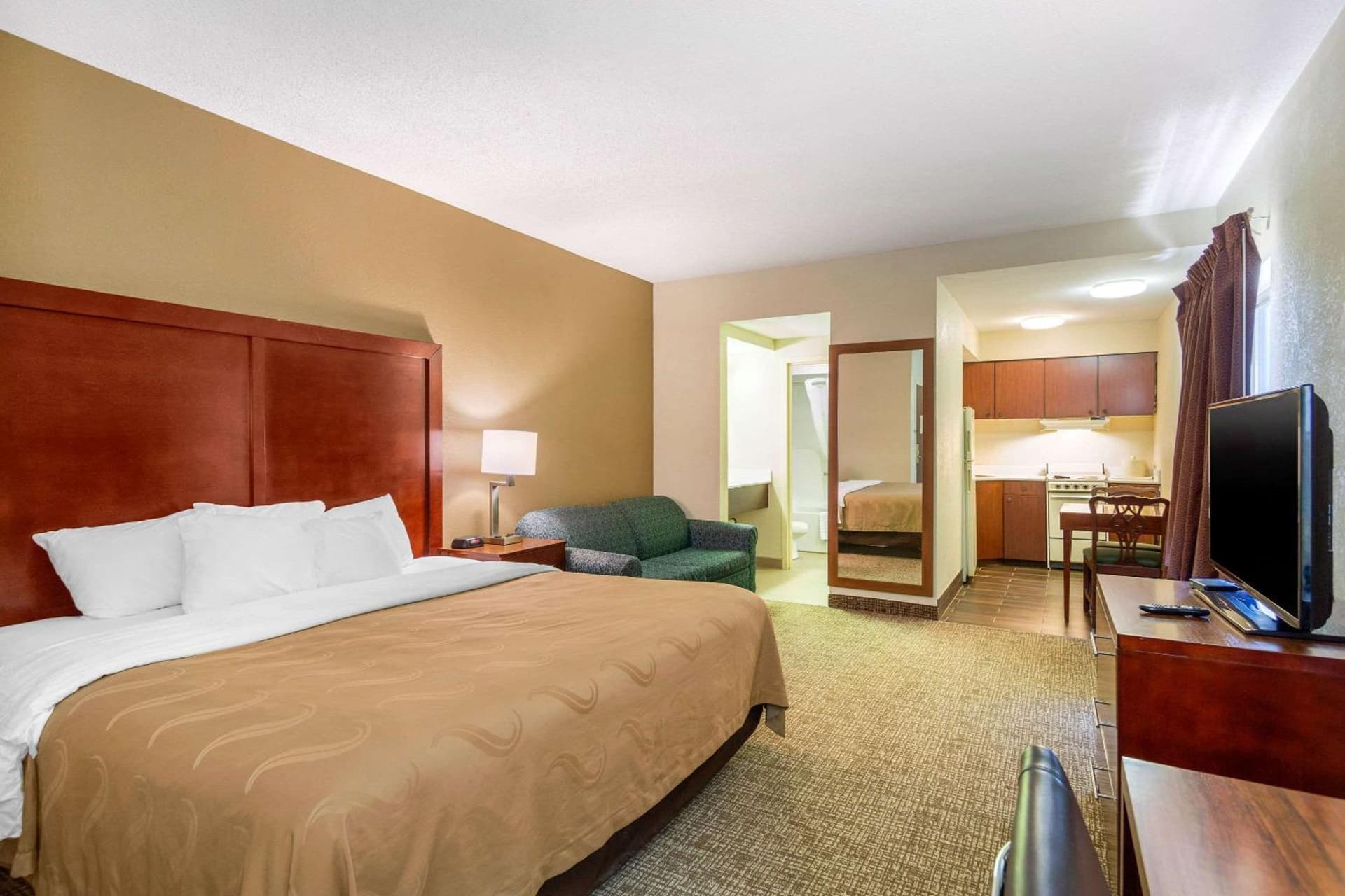 Quality Inn & Suites Olde Town gallery photo in Portsmouth, VA — image 17