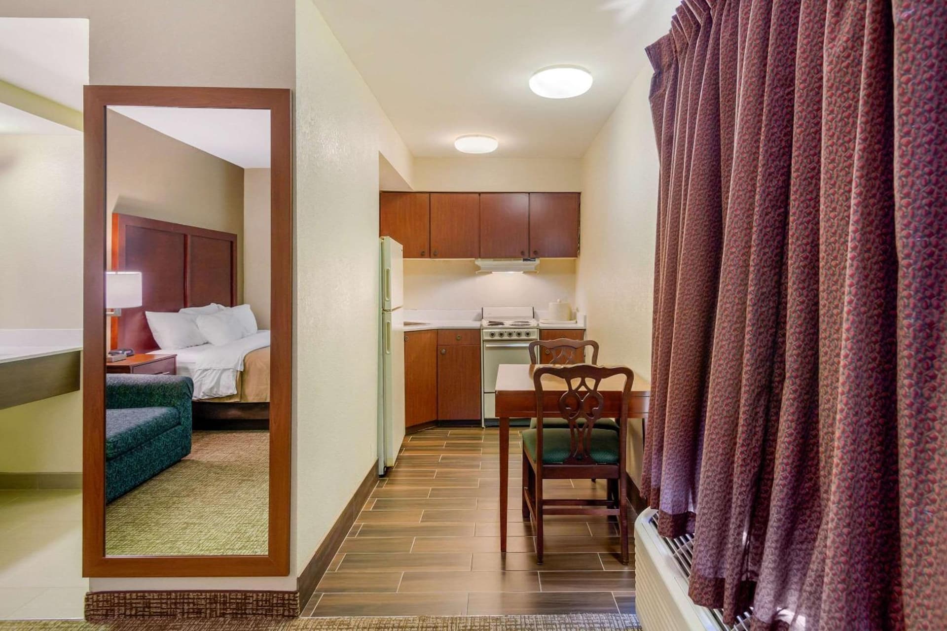 Quality Inn & Suites Olde Town gallery photo in Portsmouth, VA — image 28