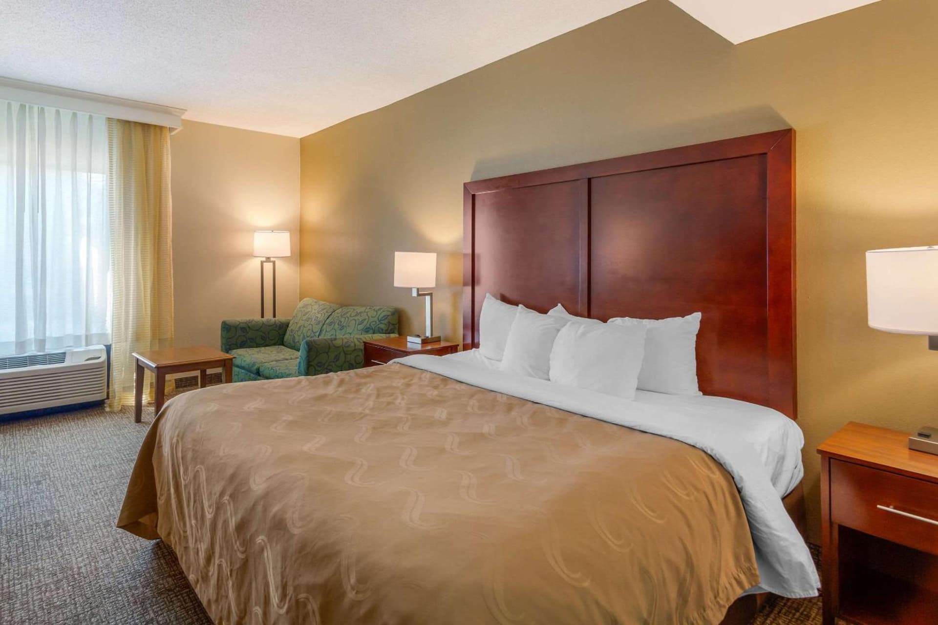 Quality Inn & Suites Olde Town gallery photo in Portsmouth, VA — image 37