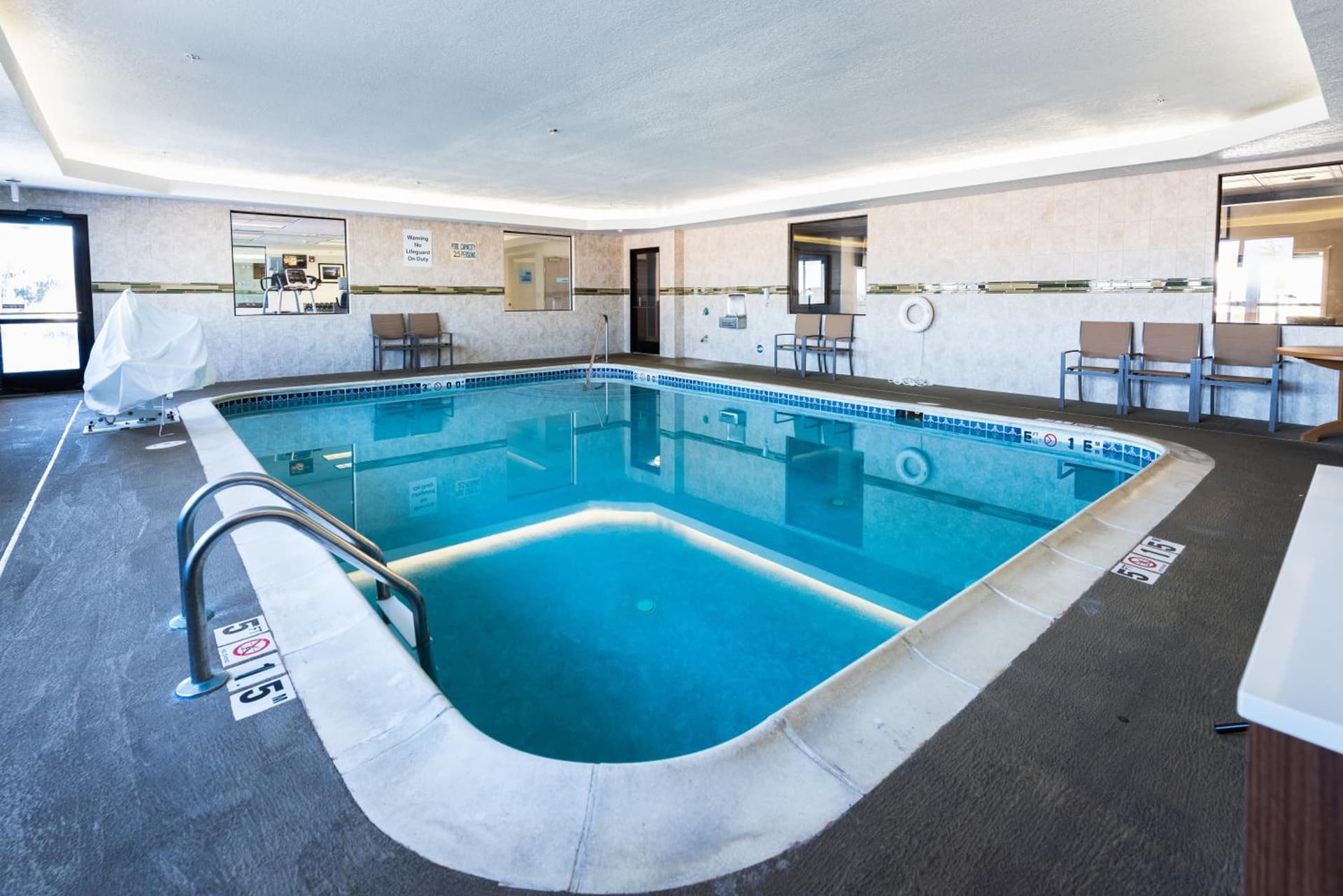 Country Inn & Suites by Radisson, South Haven, MI interior in South Haven, MI — gallery photo 2