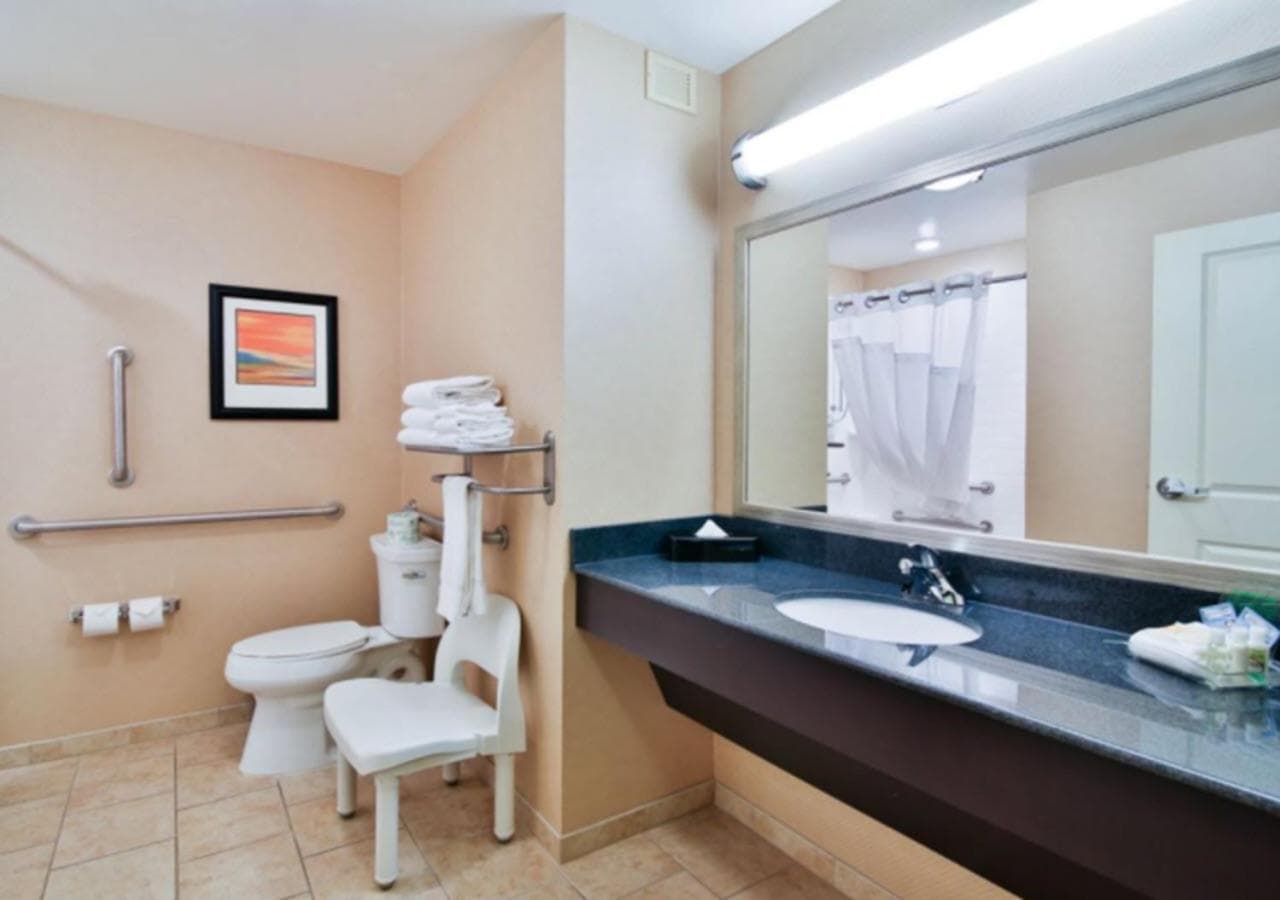 Holiday Inn Bismarck by IHG gallery photo in Bismarck, ND — image 66