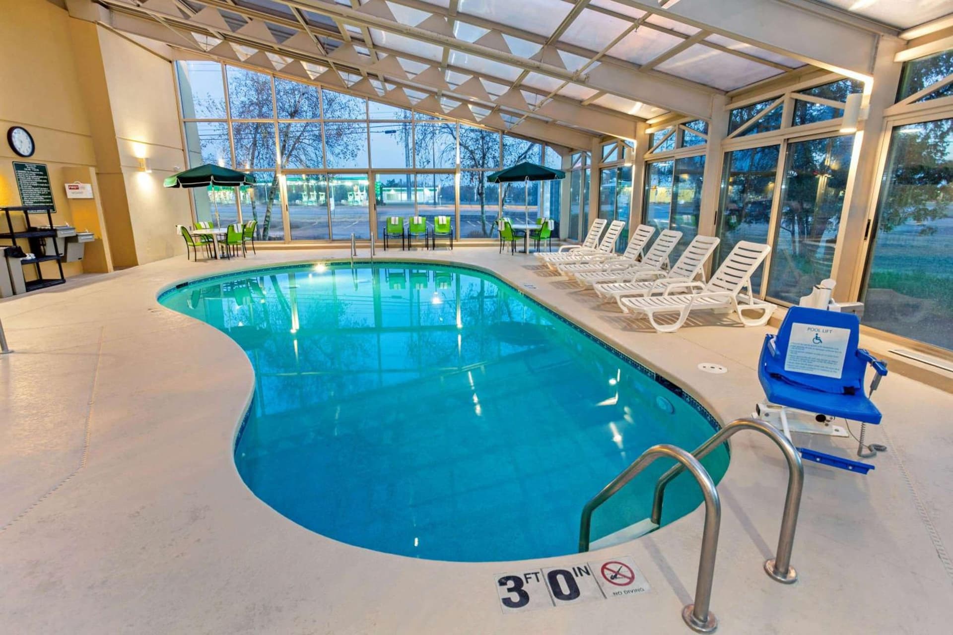 La Quinta by Wyndham Stevens Point interior in Stevens Point, WI — gallery photo 2