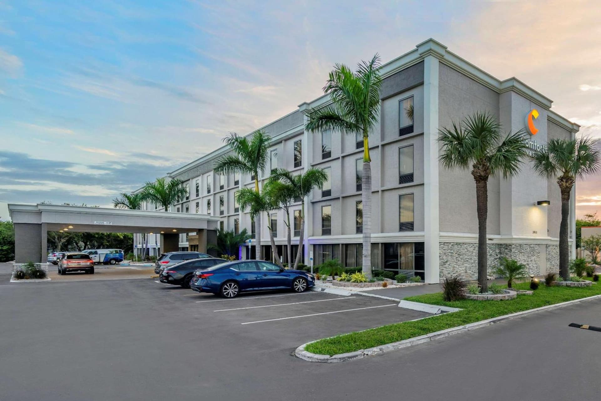 Comfort Inn & Suites St Pete - Clearwater International Airport property views in Clearwater, FL — gallery photo 3