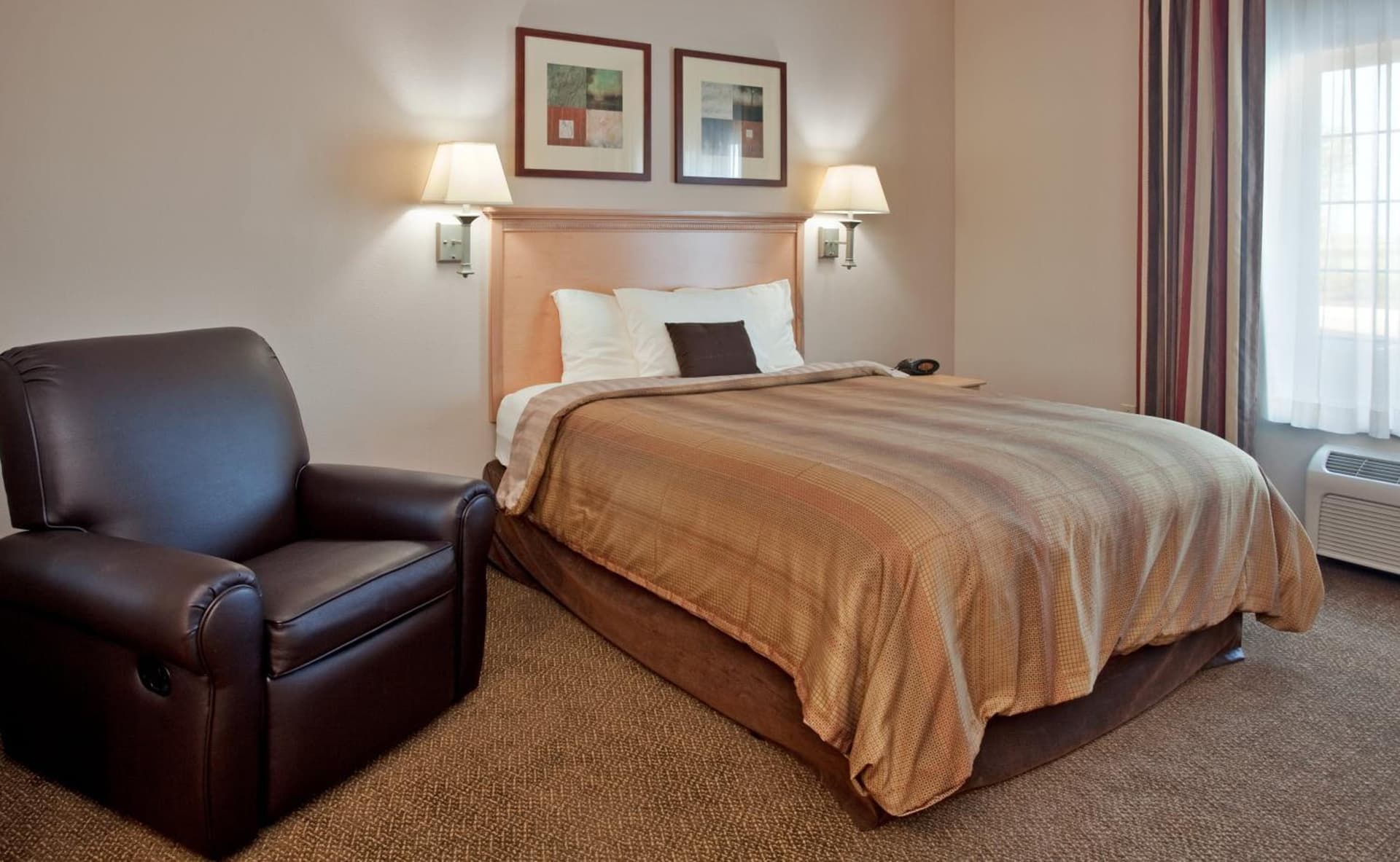 Candlewood Suites Olathe by IHG interior in Olathe, KS — gallery photo 2