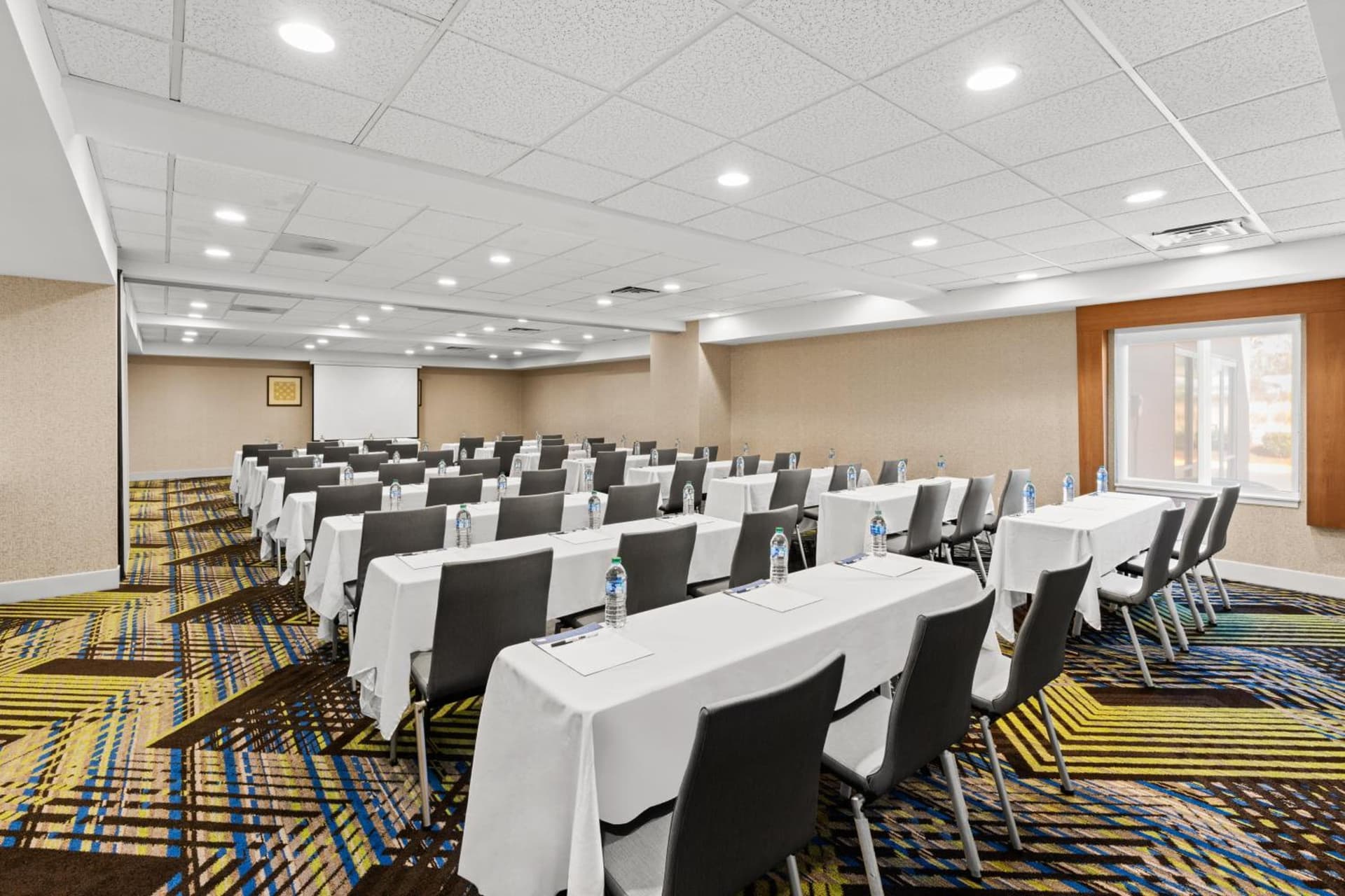 Holiday Inn Express and Suites Sumner by IHG gallery photo in Sumner, WA — image 23