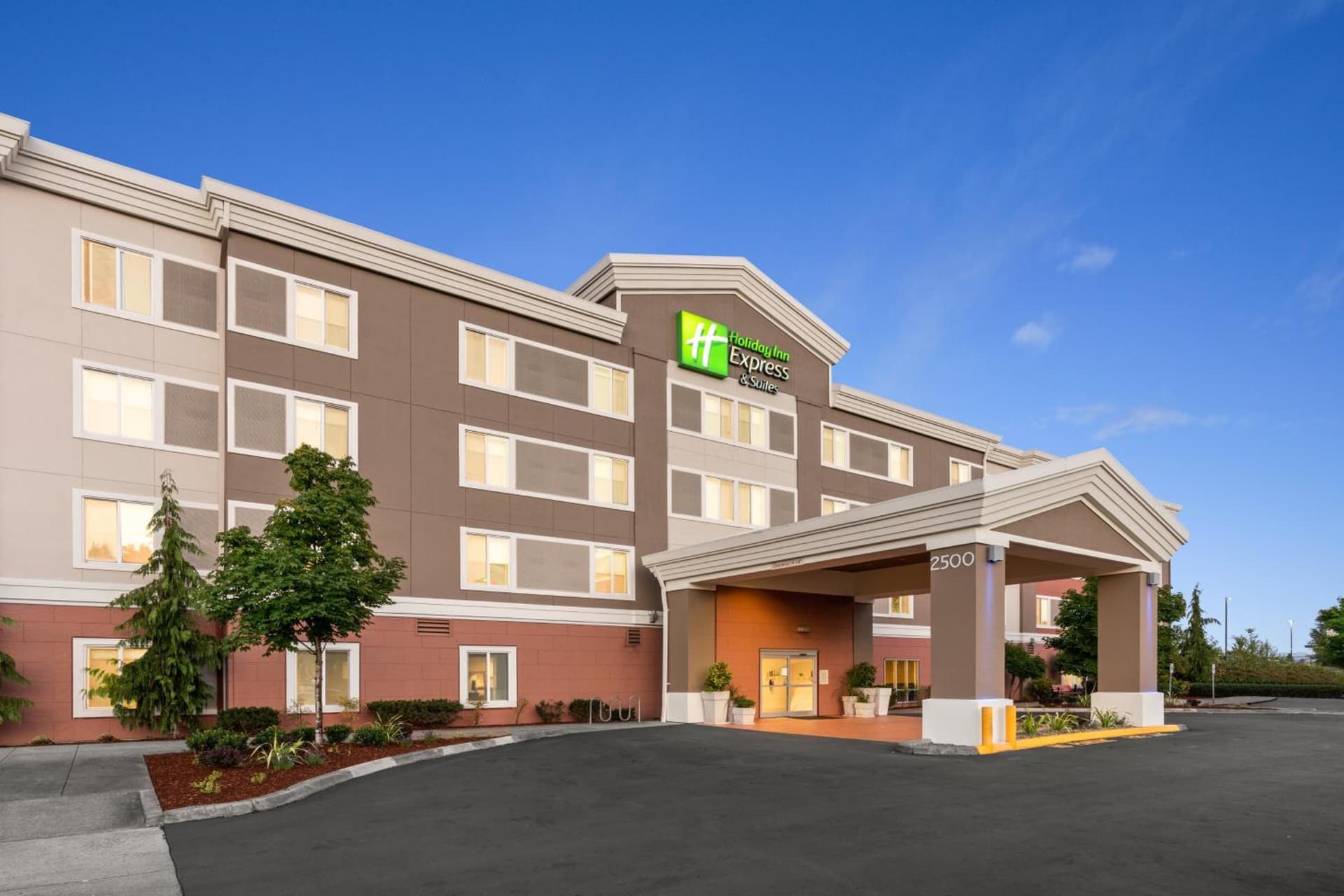 Holiday Inn Express and Suites Sumner by IHG gallery photo in Sumner, WA — image 12