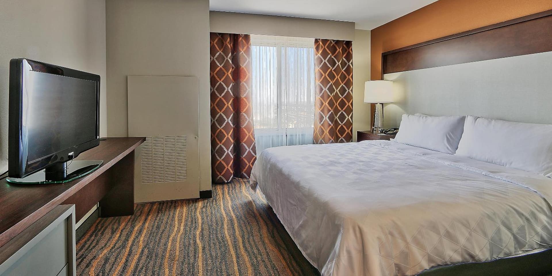 Holiday Inn & Suites Albuquerque-North I-25 by IHG interior in Albuquerque, NM — gallery photo 2