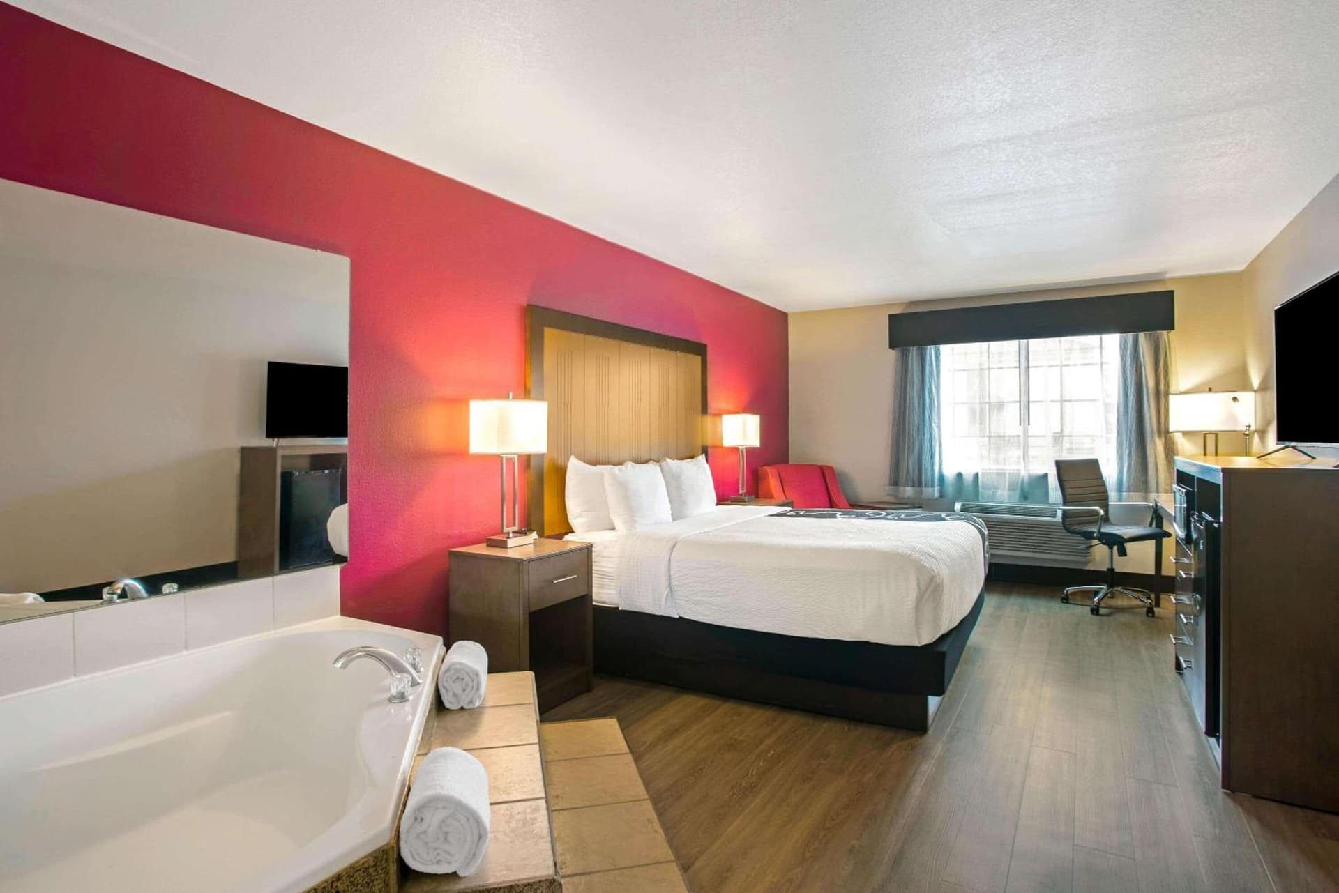 La Quinta by Wyndham Fort Smith gallery photo in Massard, AR — image 25