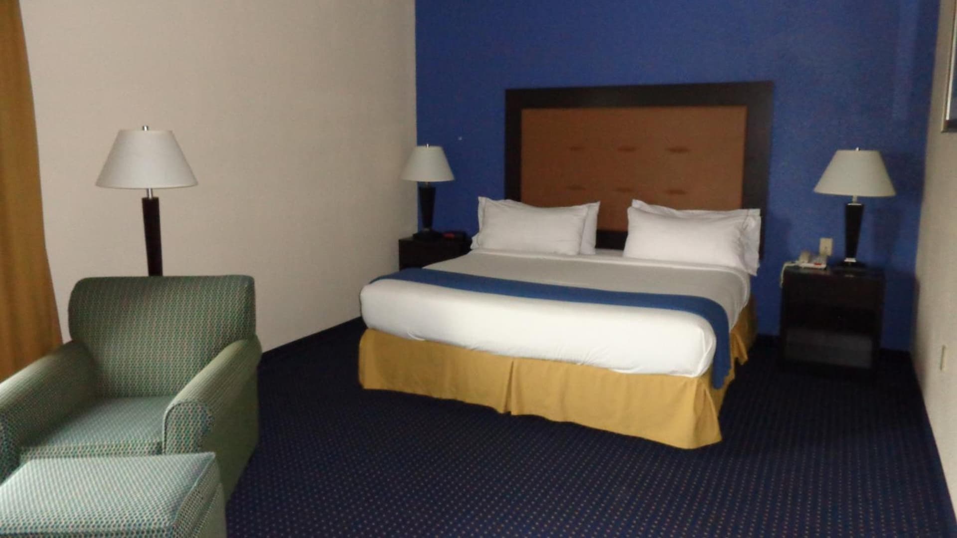 Holiday Inn Express & Suites New Buffalo, MI by IHG gallery photo in New Buffalo, MI — image 7