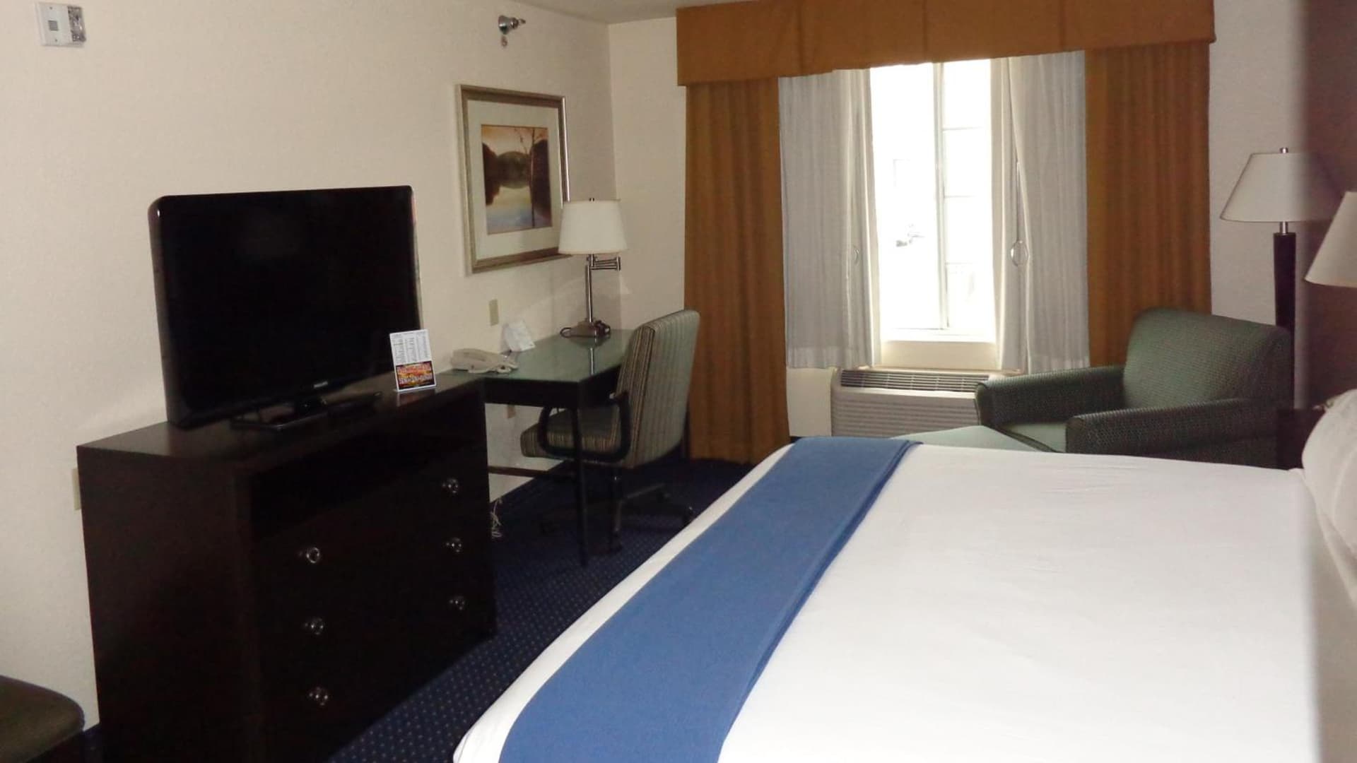 Holiday Inn Express & Suites New Buffalo, MI by IHG gallery photo in New Buffalo, MI — image 43
